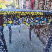 Table en mosaique picassiette