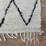 Azilal Berber rug in handmade wool 200 X 140 CM