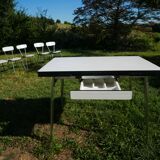 Dining table and chairs in formica white whole