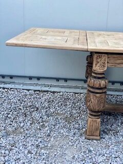 Extendable monastery table