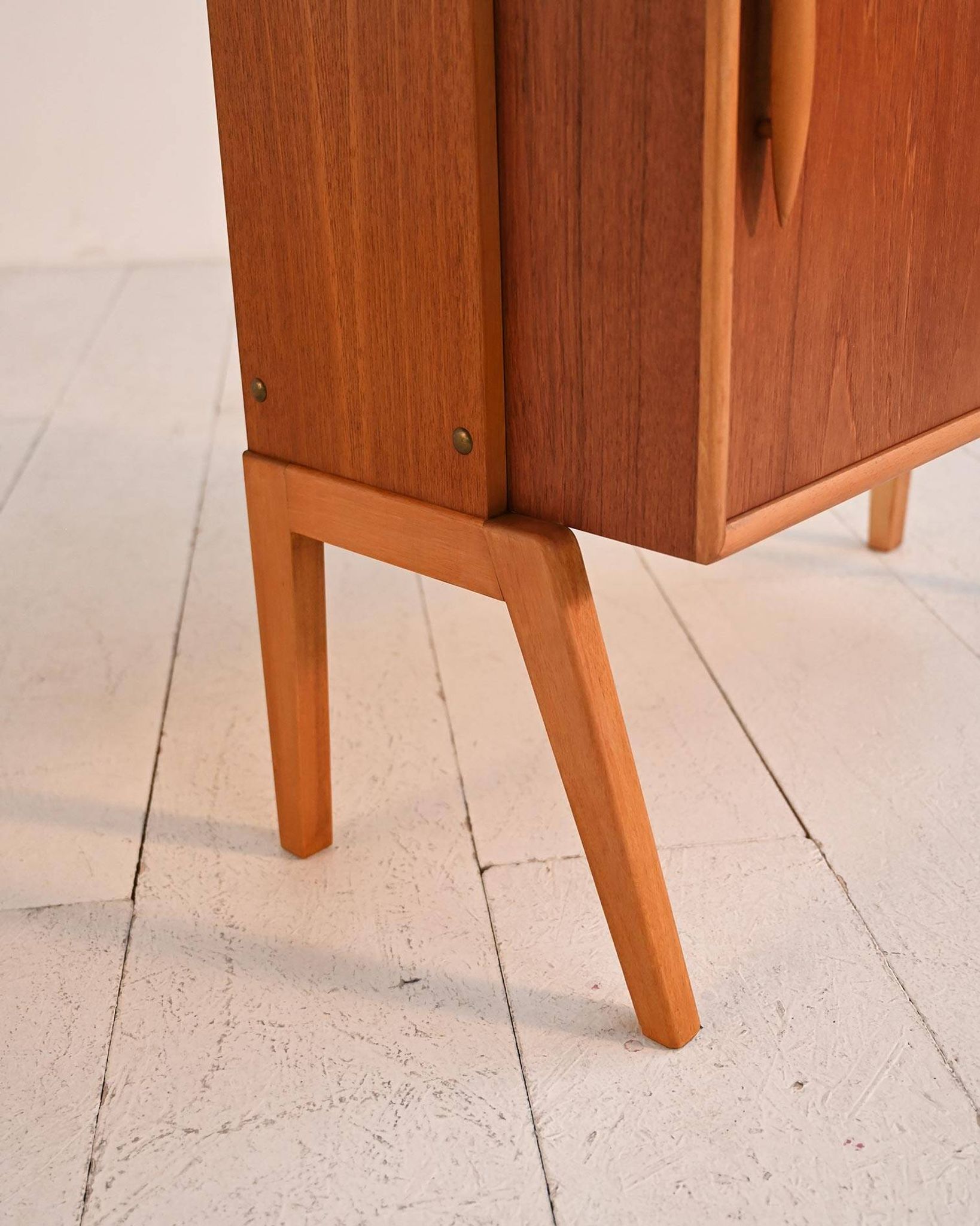 Scandinavian teak shelving unit with sliding doors, 1950s/60s