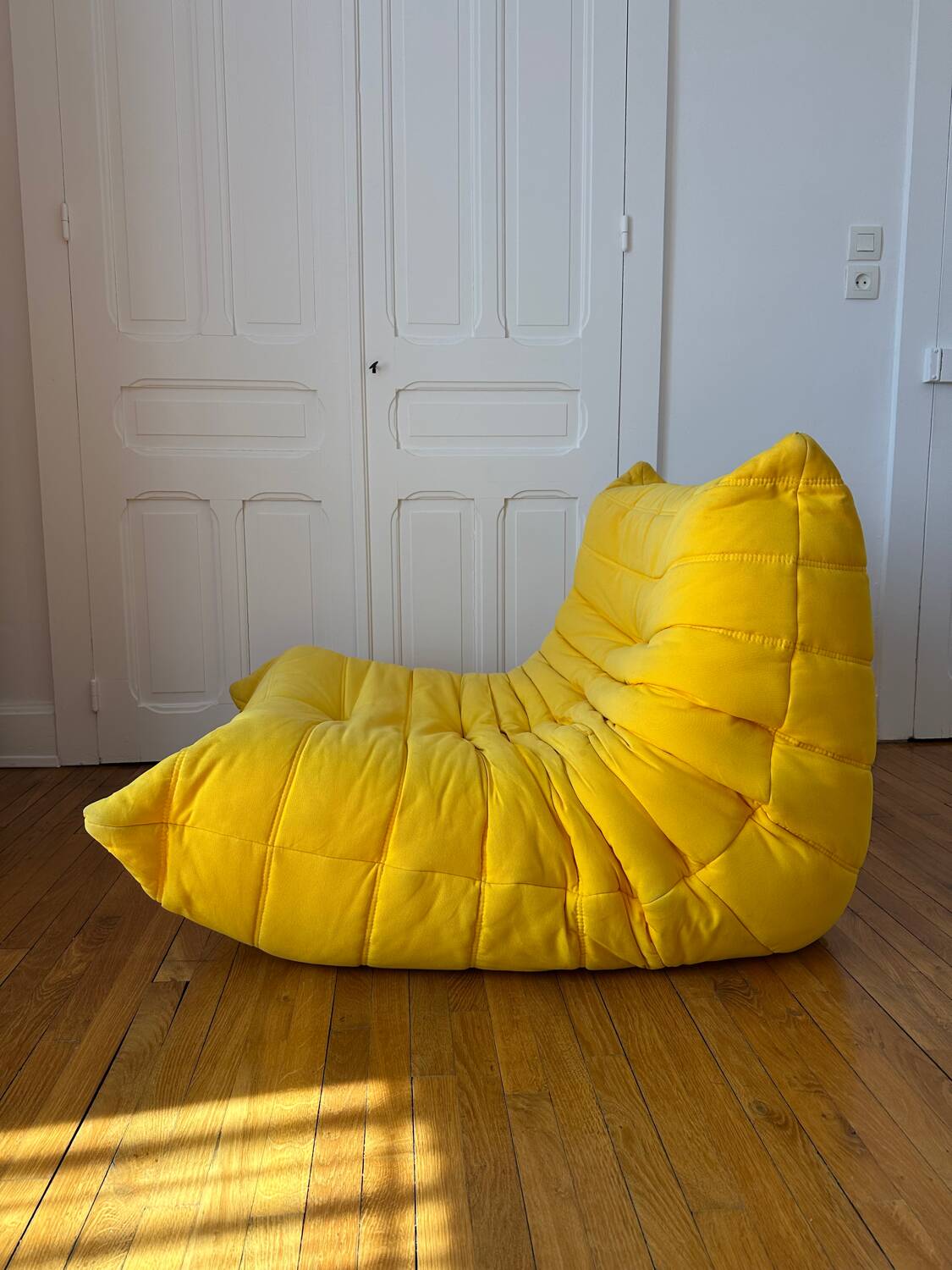 Chauffeuse Togo par Michel Ducaroy pour Ligne Roset