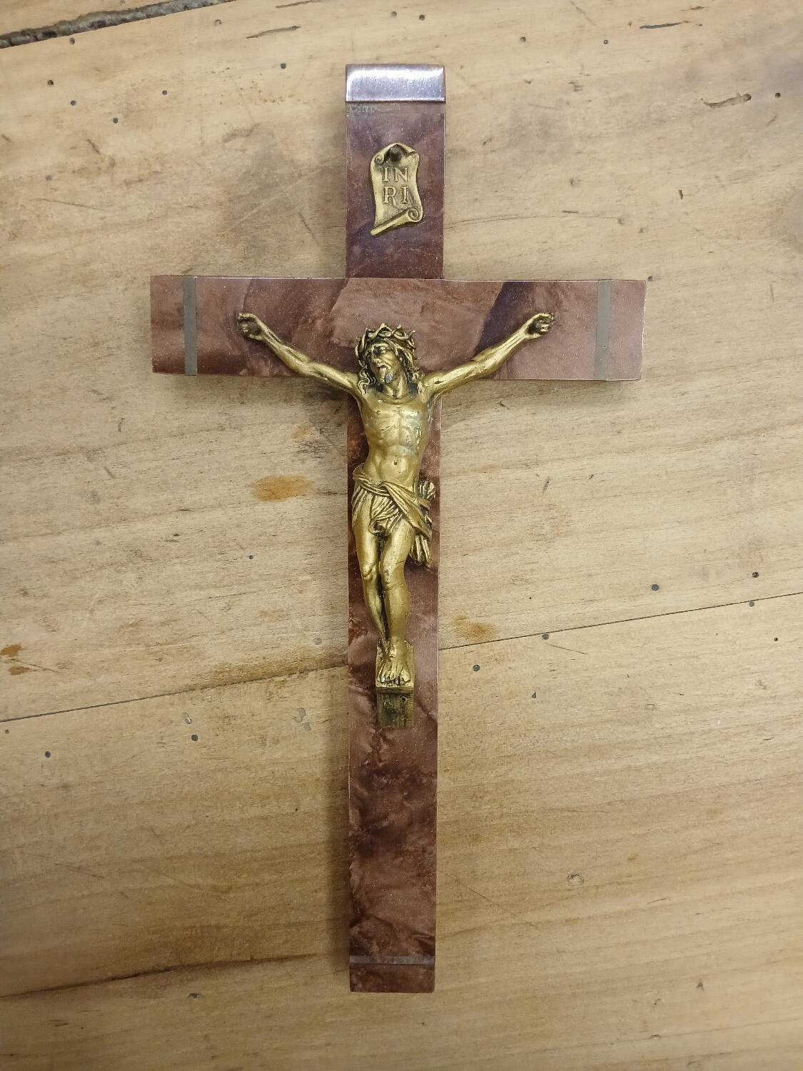 Premium Photo | Close-up Of Crucifix Hanging In Car - Foto 4