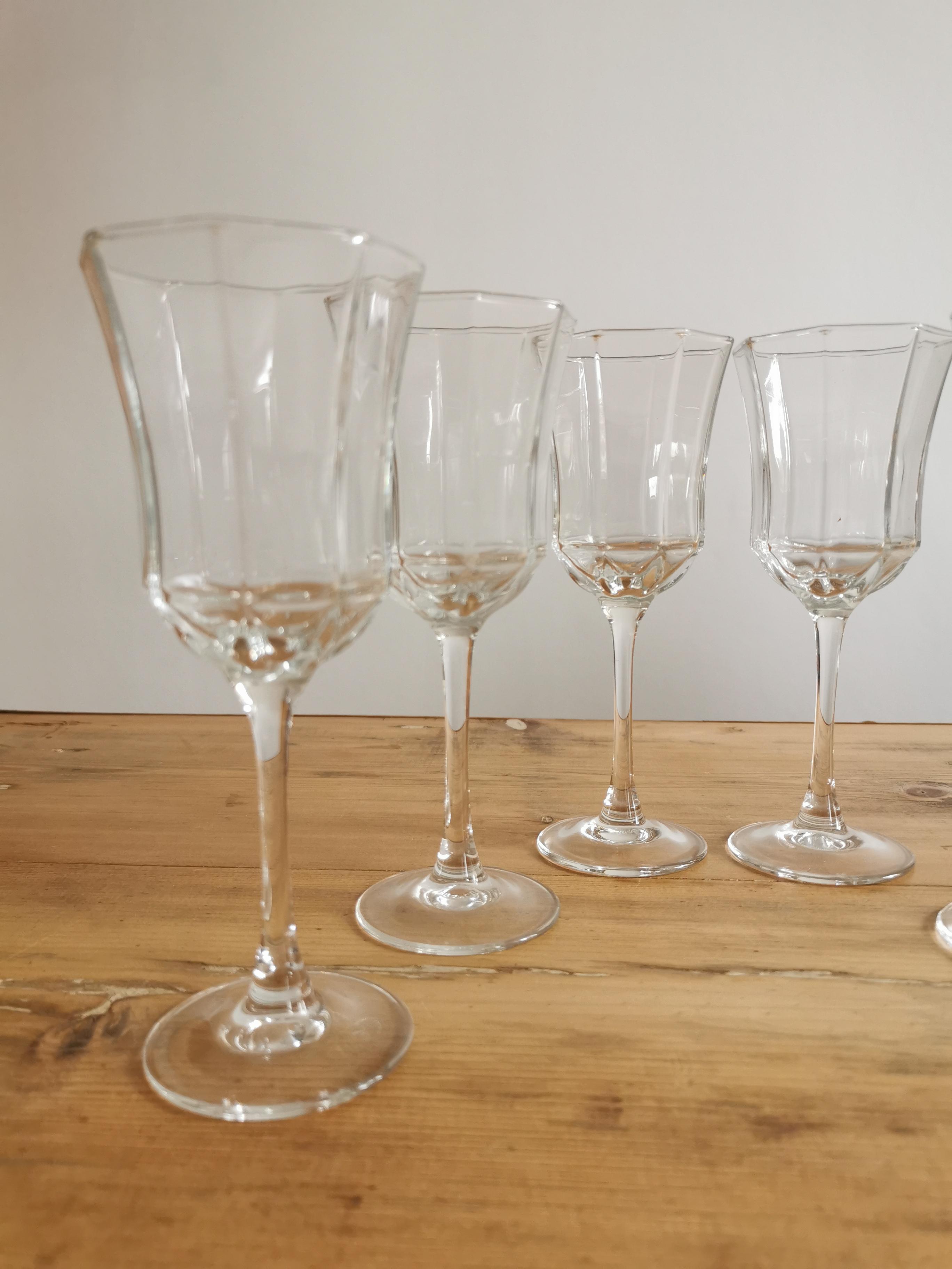 Service of 6 wine glasses Luminarc France