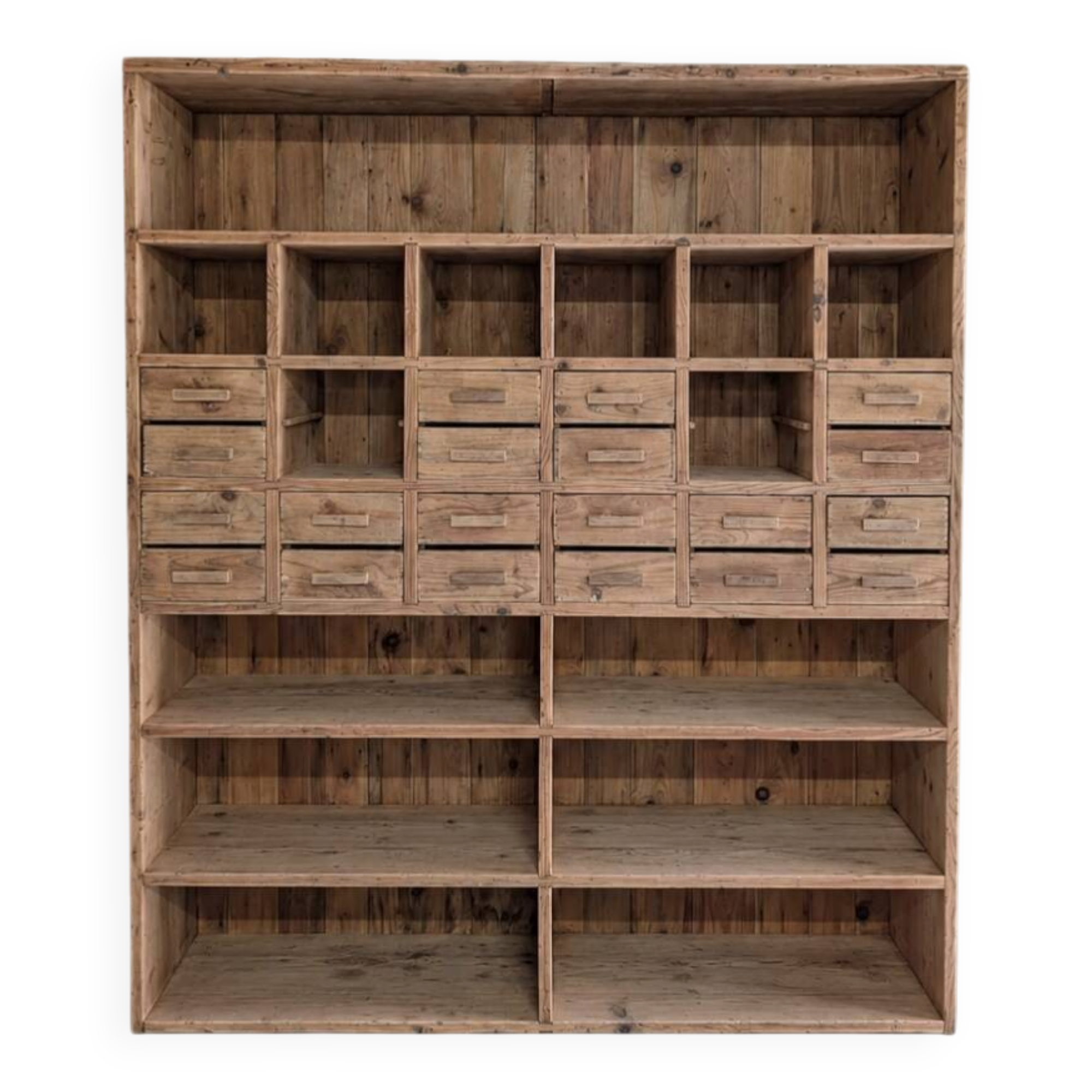 Ancien meuble d'atelier