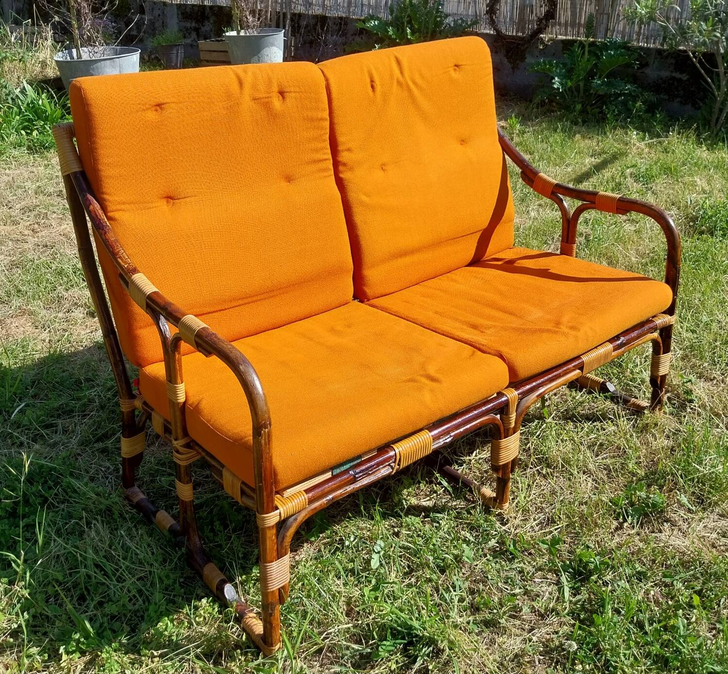 2-seater bamboo bench
