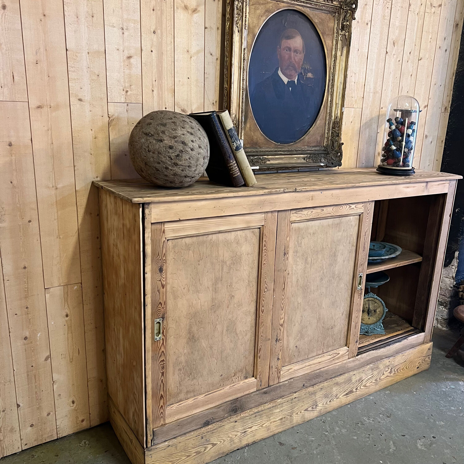 Enfilade d’atelier  à portes coulissantes