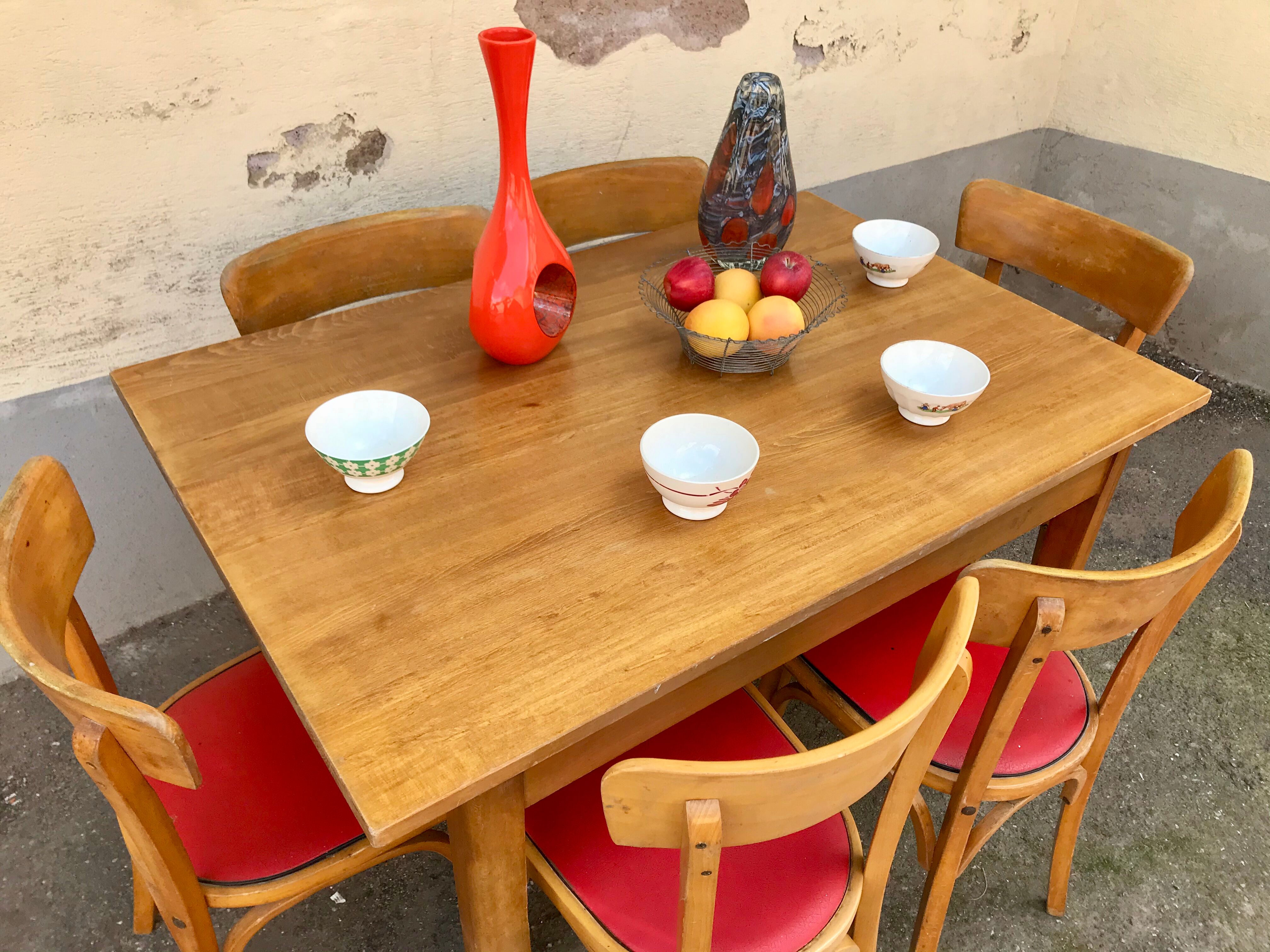 Table bistrot vintage annee 1950 en hetre