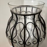 Vase soufflé avec fer forgé