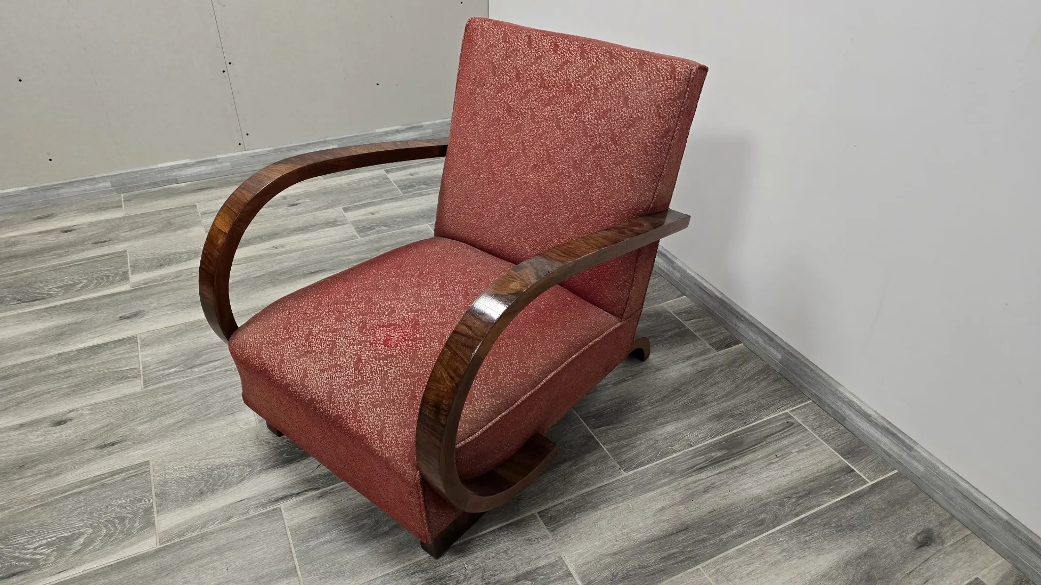 Art Deco Lounge Chair by Jindrich Halabala