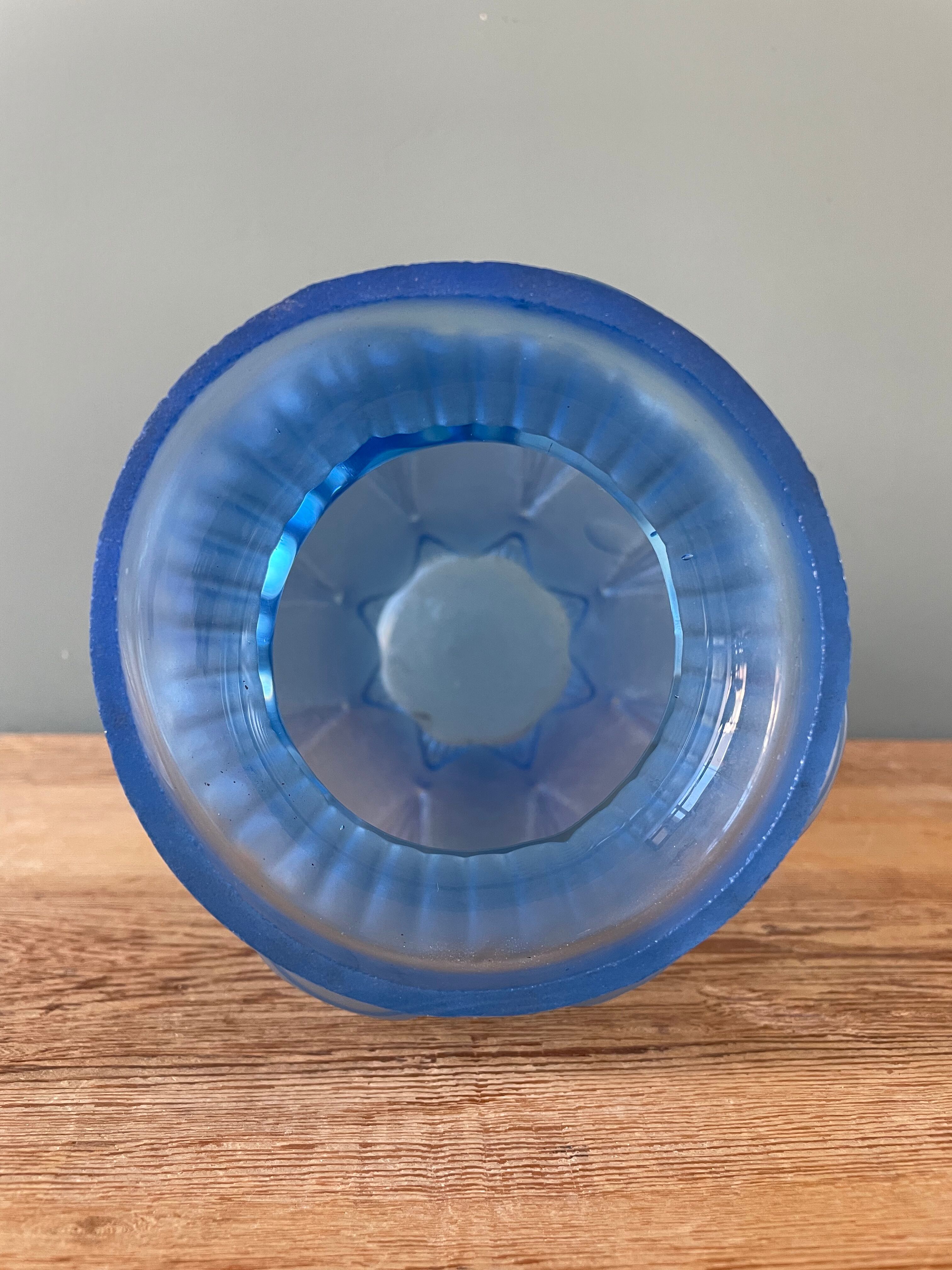 Blue Art Deco vase signed Espaivet France