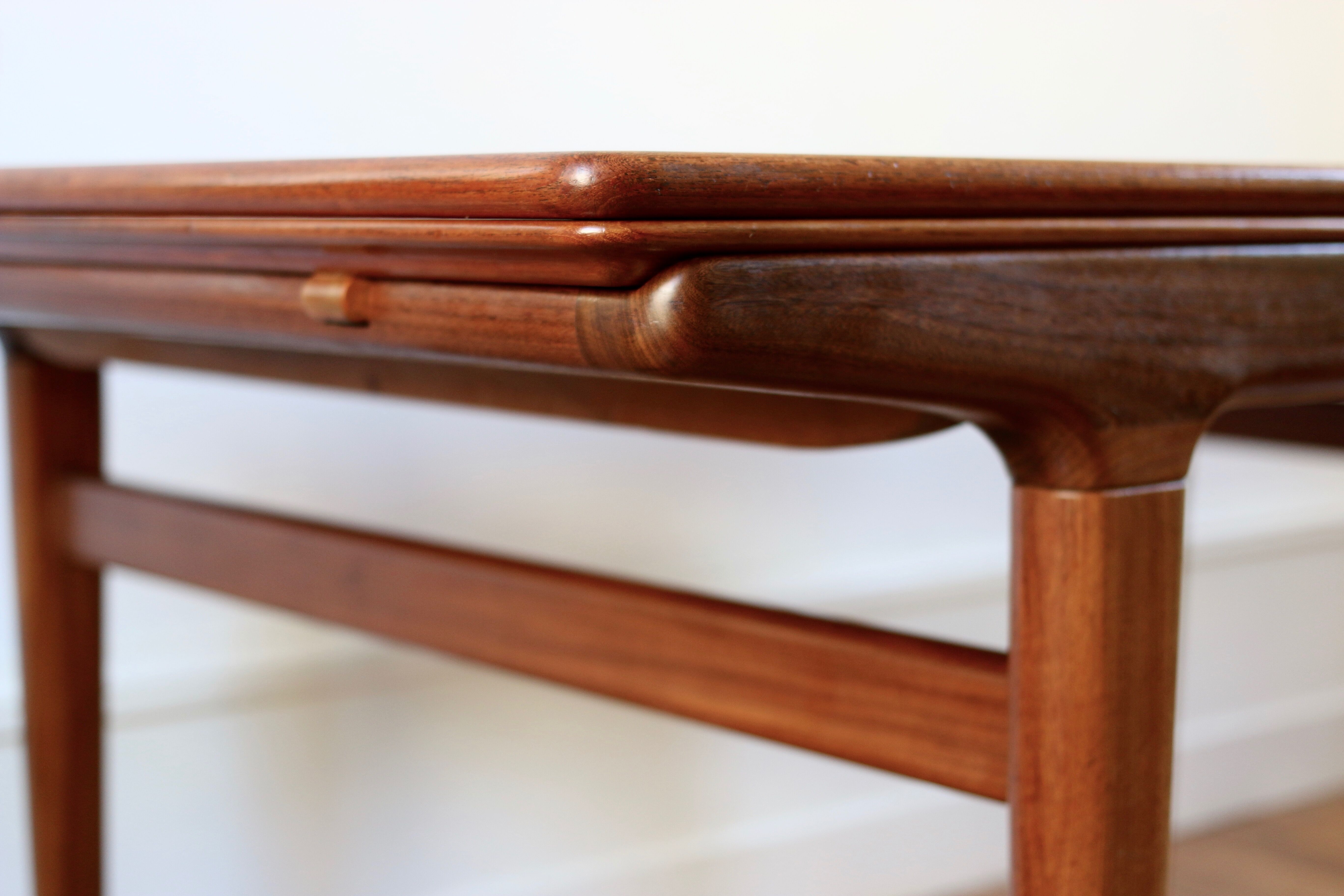 Table Scandinavian teak Johannes Andersen