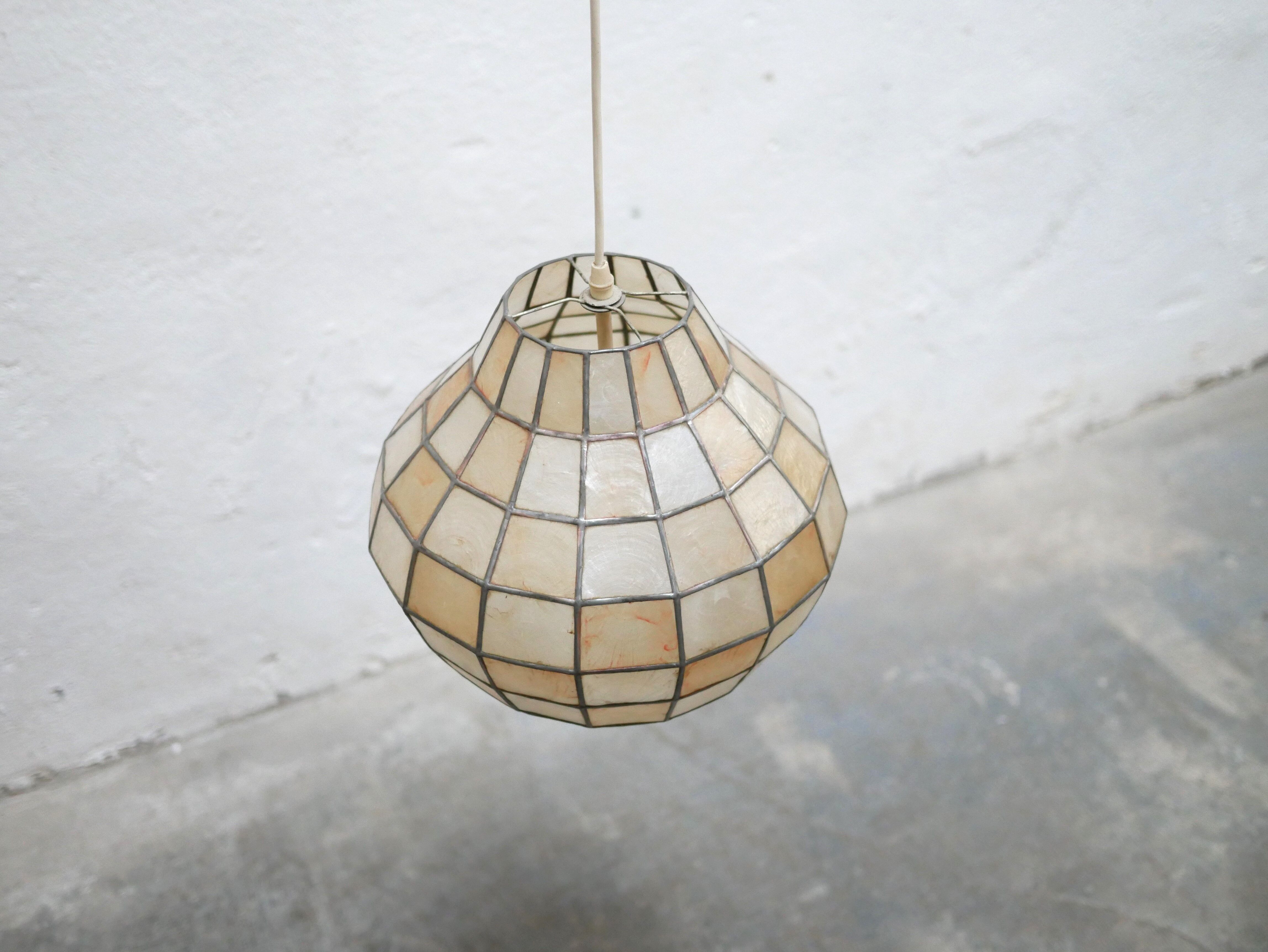 Vintage mother-of-pearl pendant lamp