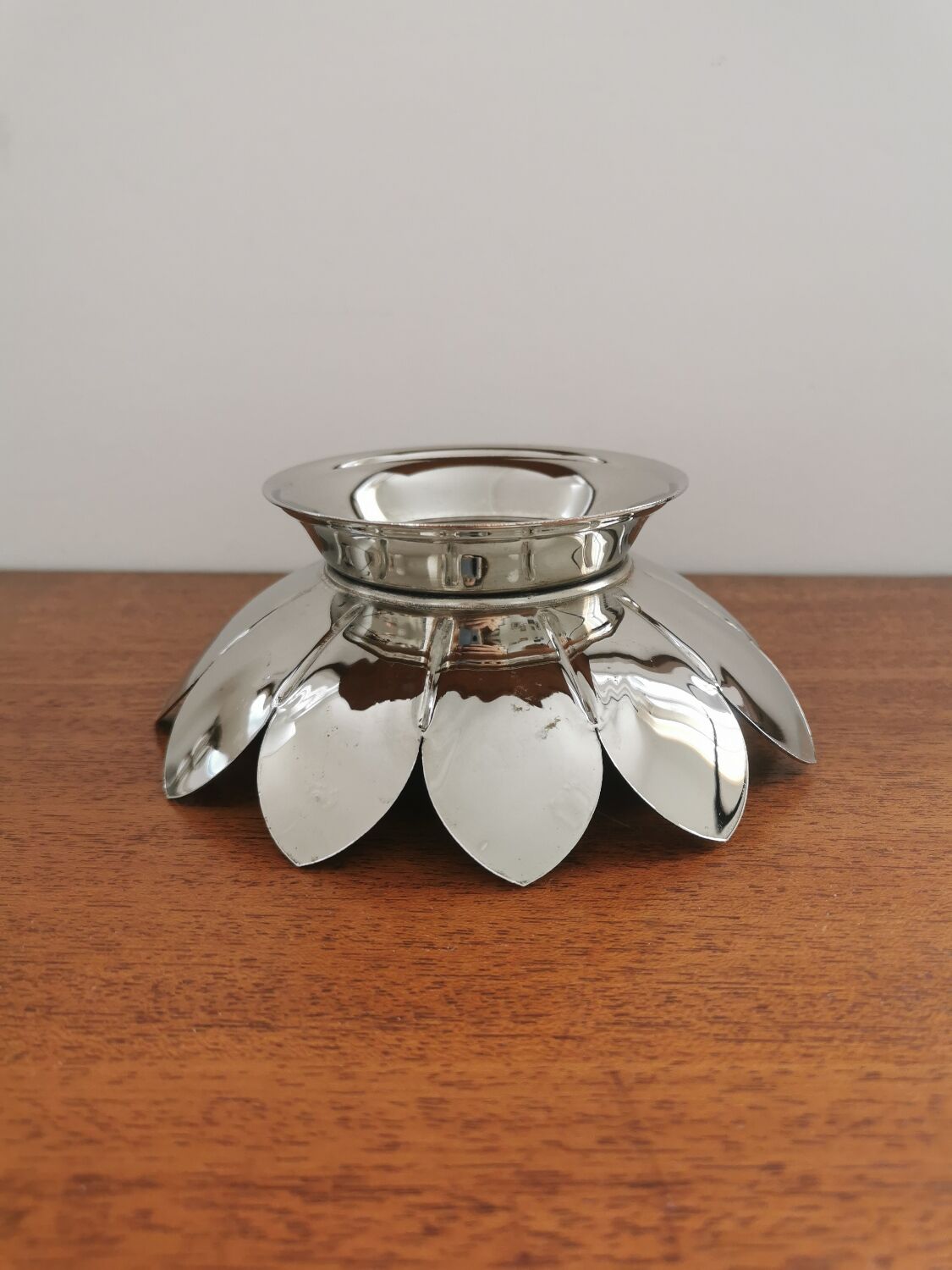 Empty metal flower pocket