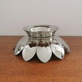 Empty metal flower pocket