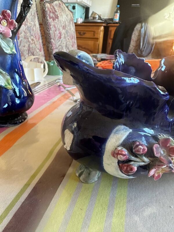Jardinière et ses 2 vases