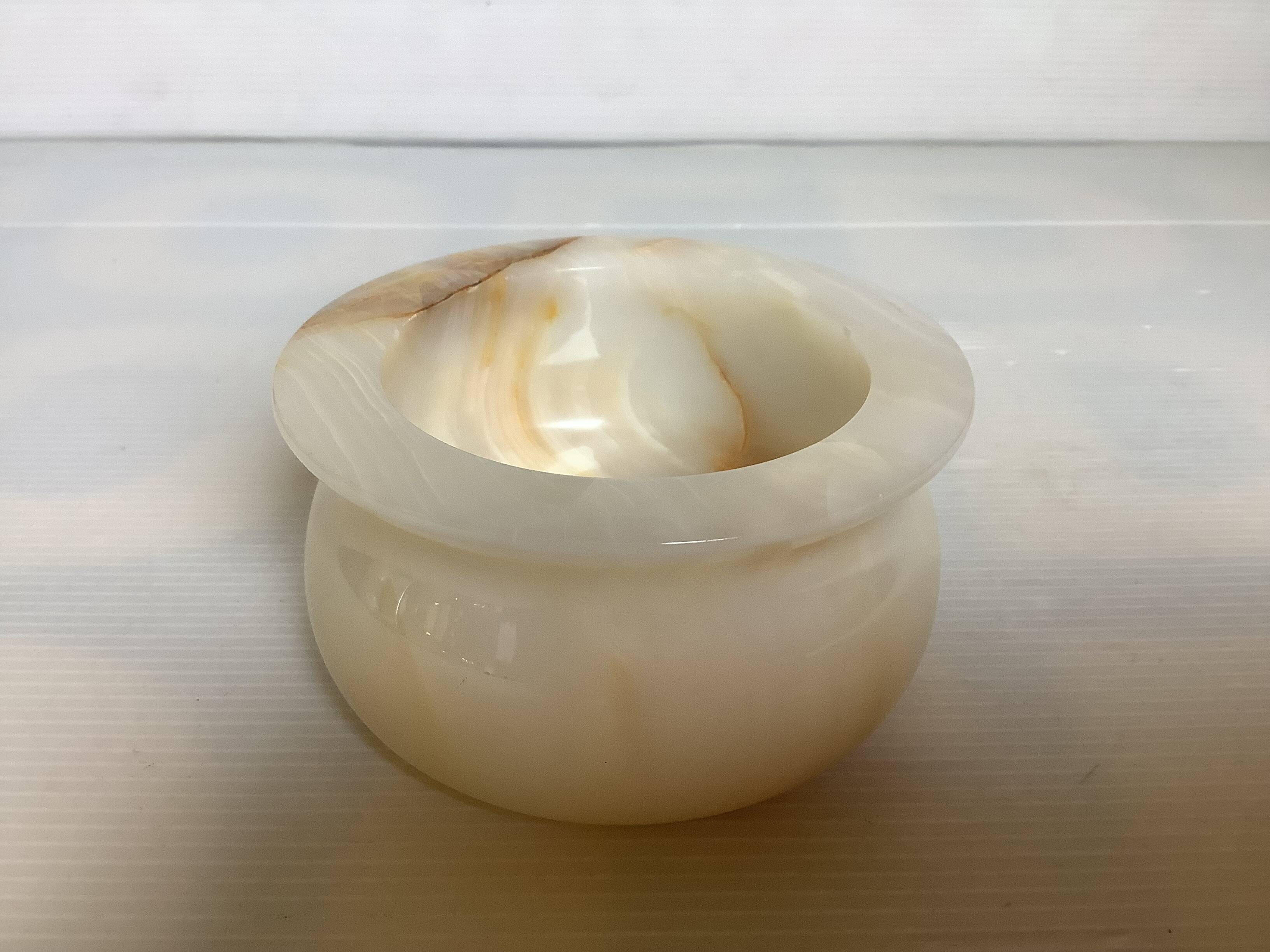 Onyx ring sizer pocket