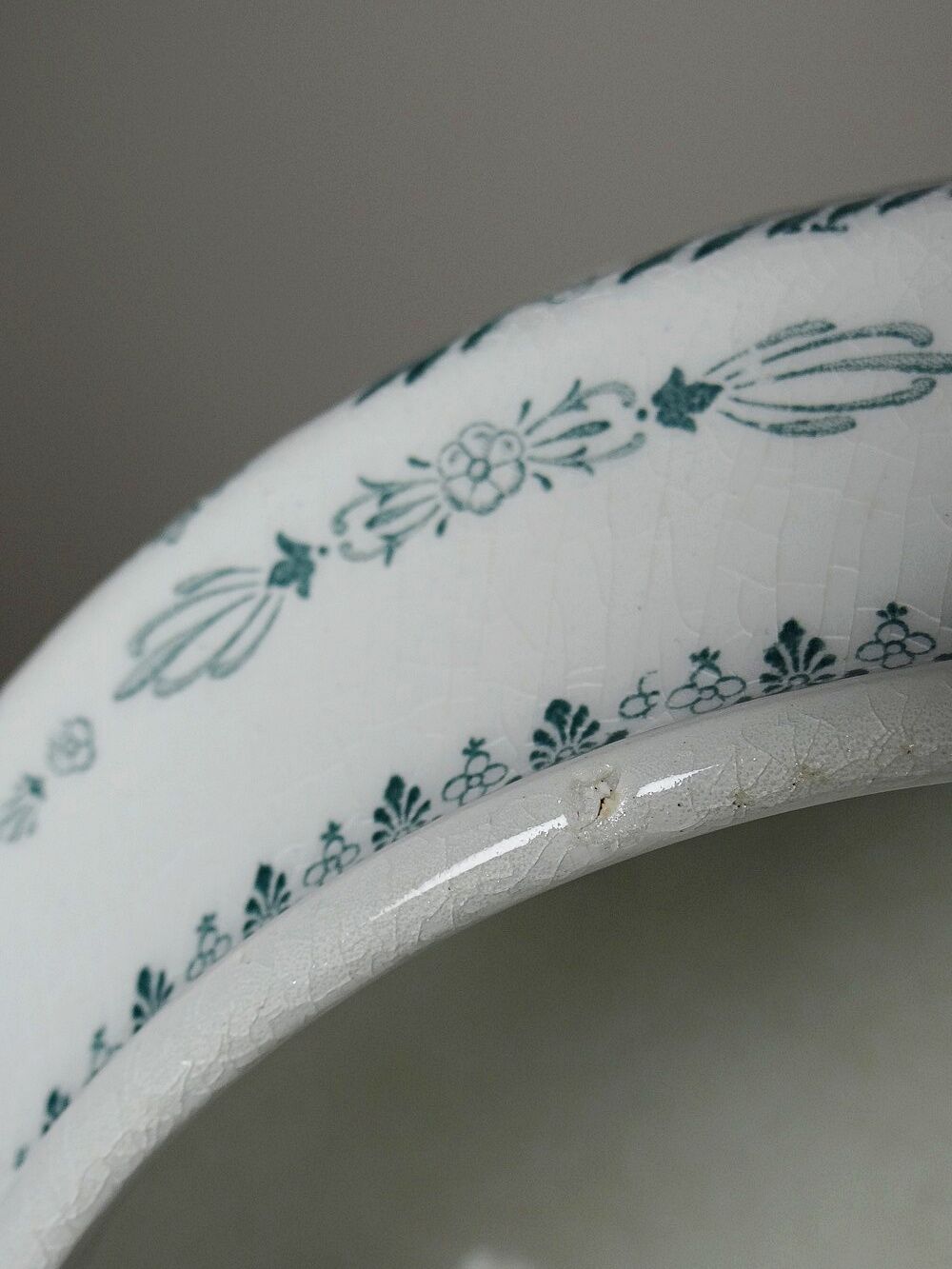 Large antique soup tureen K&G Lunéville Compiègne model in ironstone.
