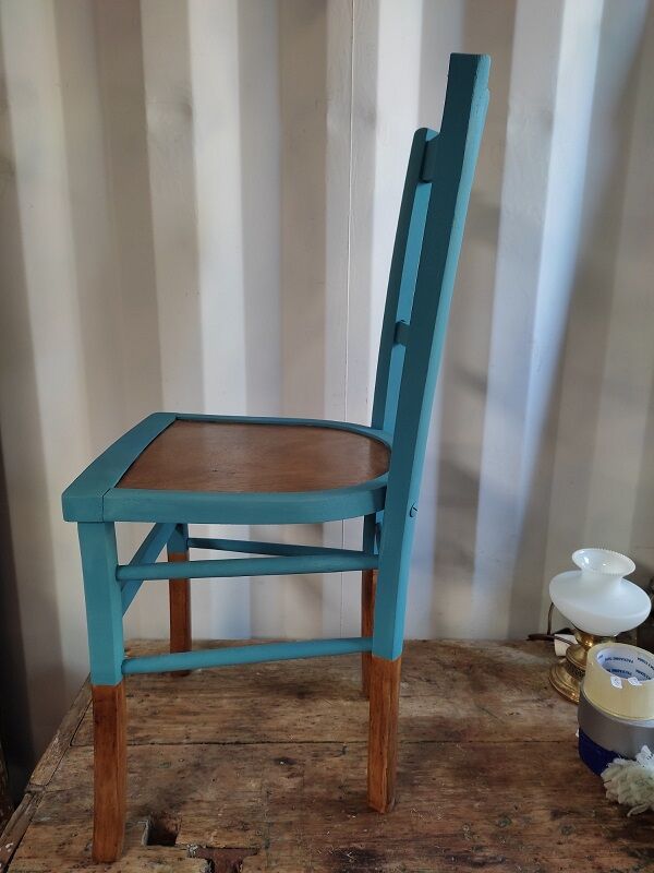 Chaise bistrot en bois ancienne relookée