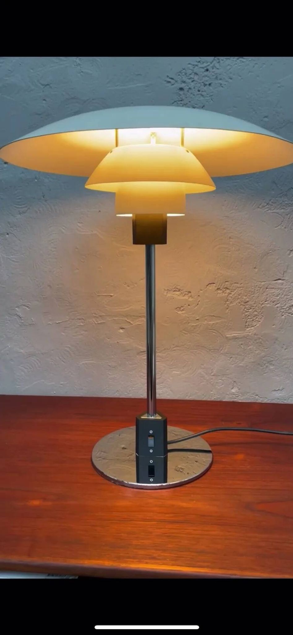 Vintage Poul Henningsen PH 4/3 table lamp for Louis Poulsen