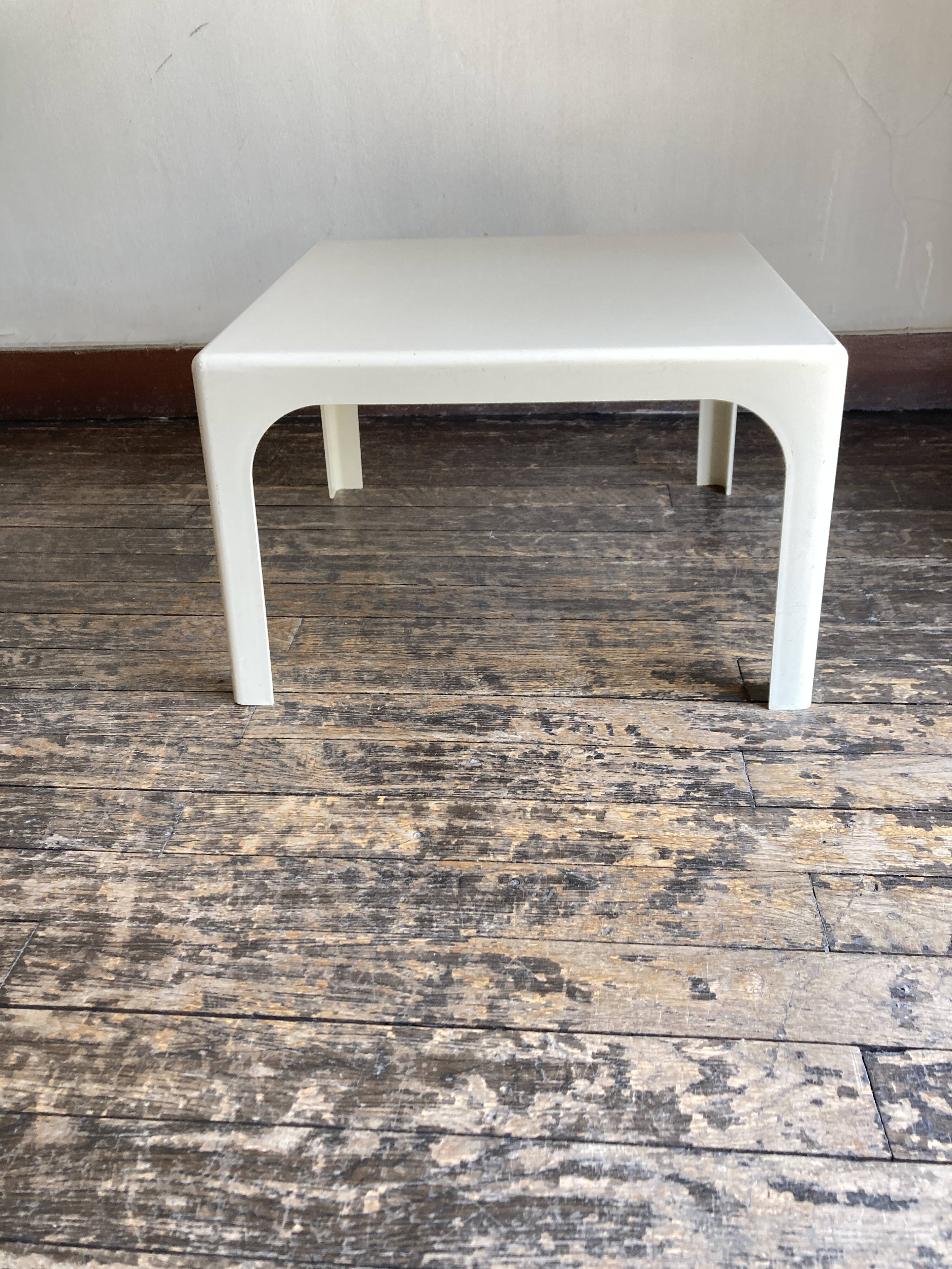 Space age coffee table Flair for Prisunic 1970 white