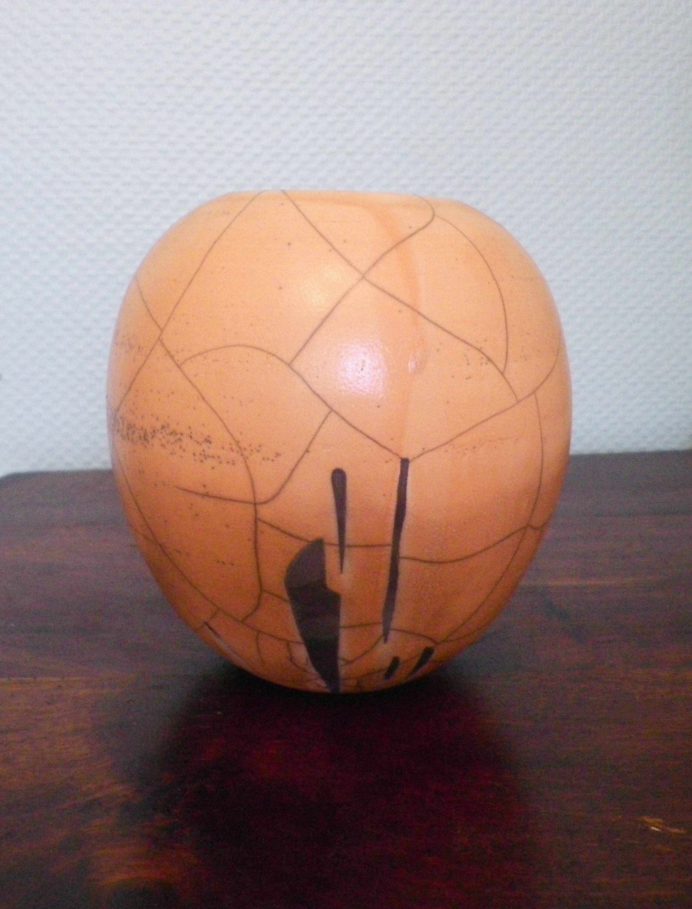 Poterie artisanale, vase raku