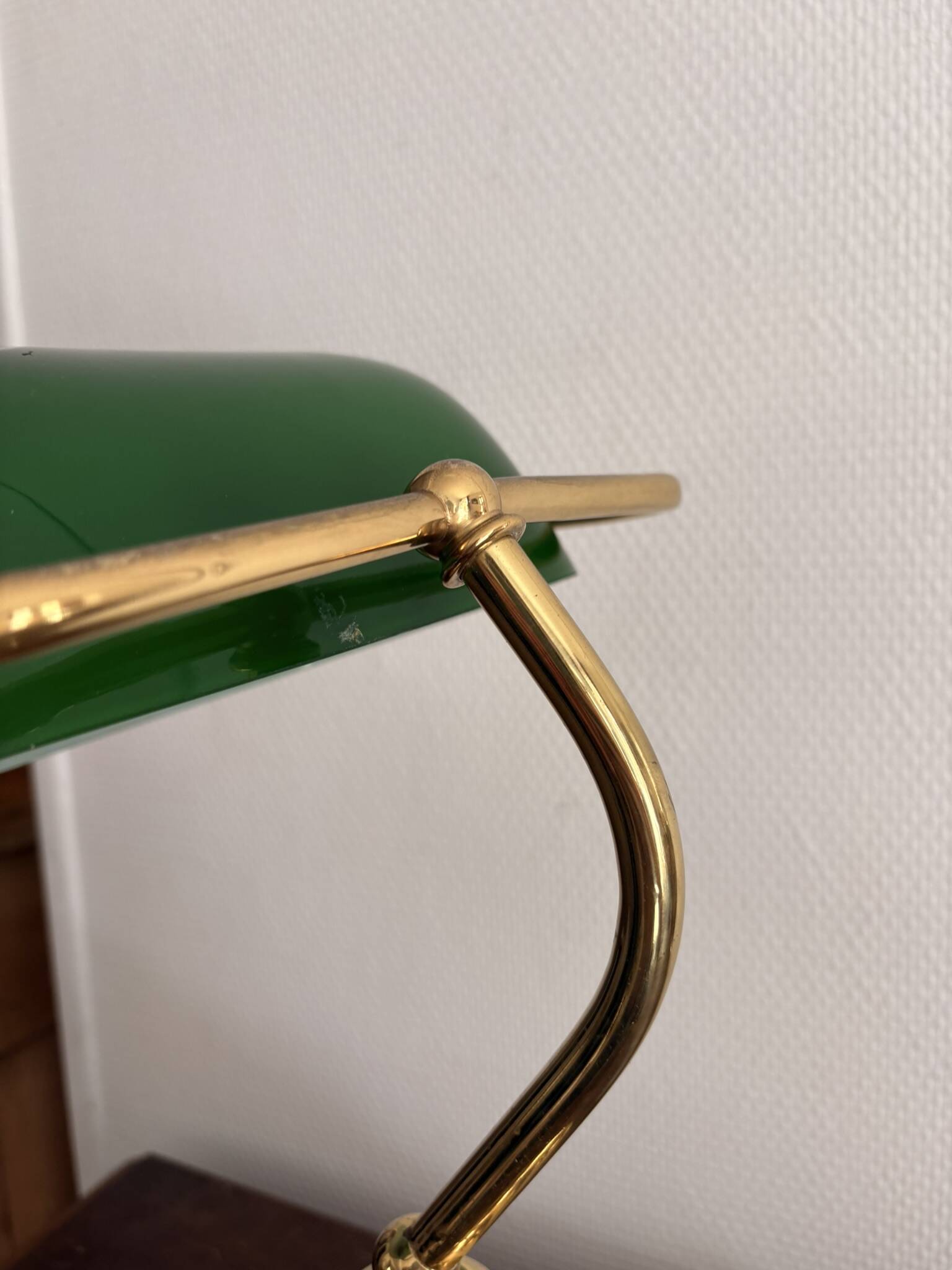 Ancien Lampe Notaire Banquier Bureau Opaline Vert Laiton Doré
