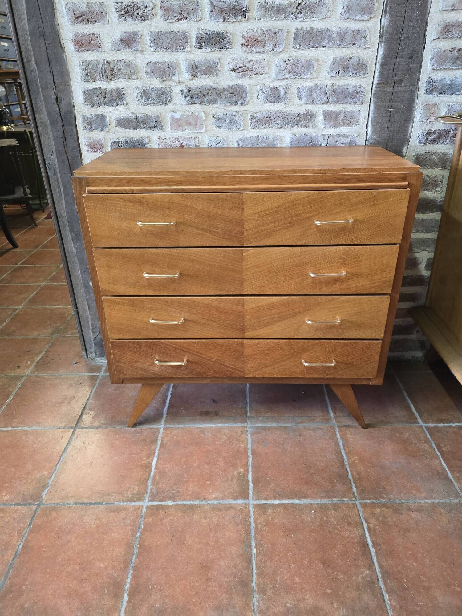 Vintage chest of drawers from the 60s in oak
