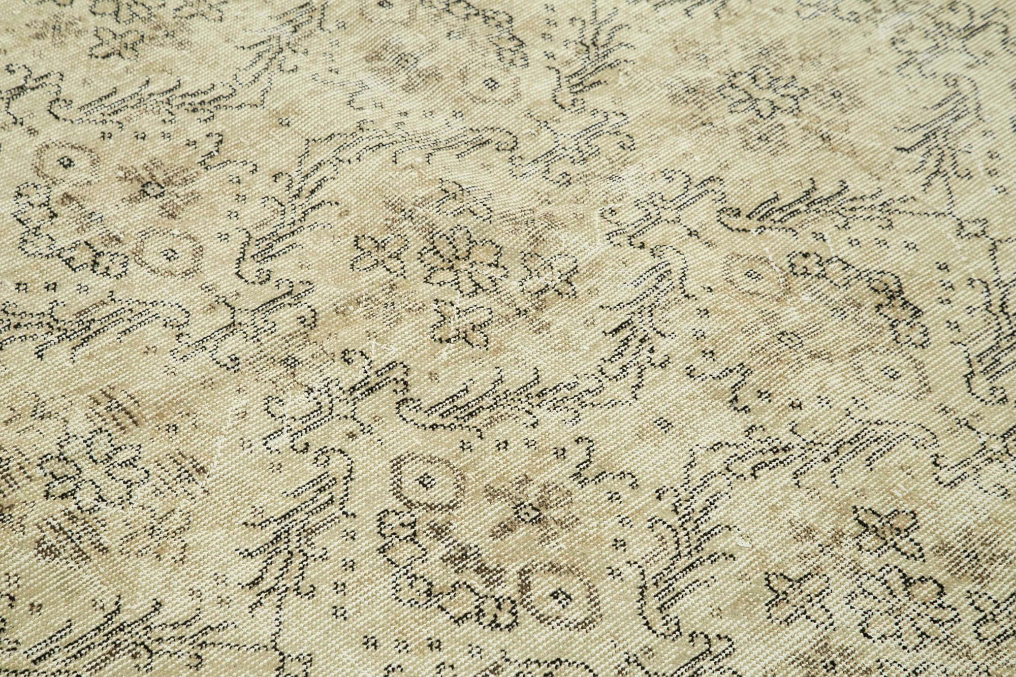 Handwoven vintage anatolian beige rug 186 cm x 290 cm - 38891
