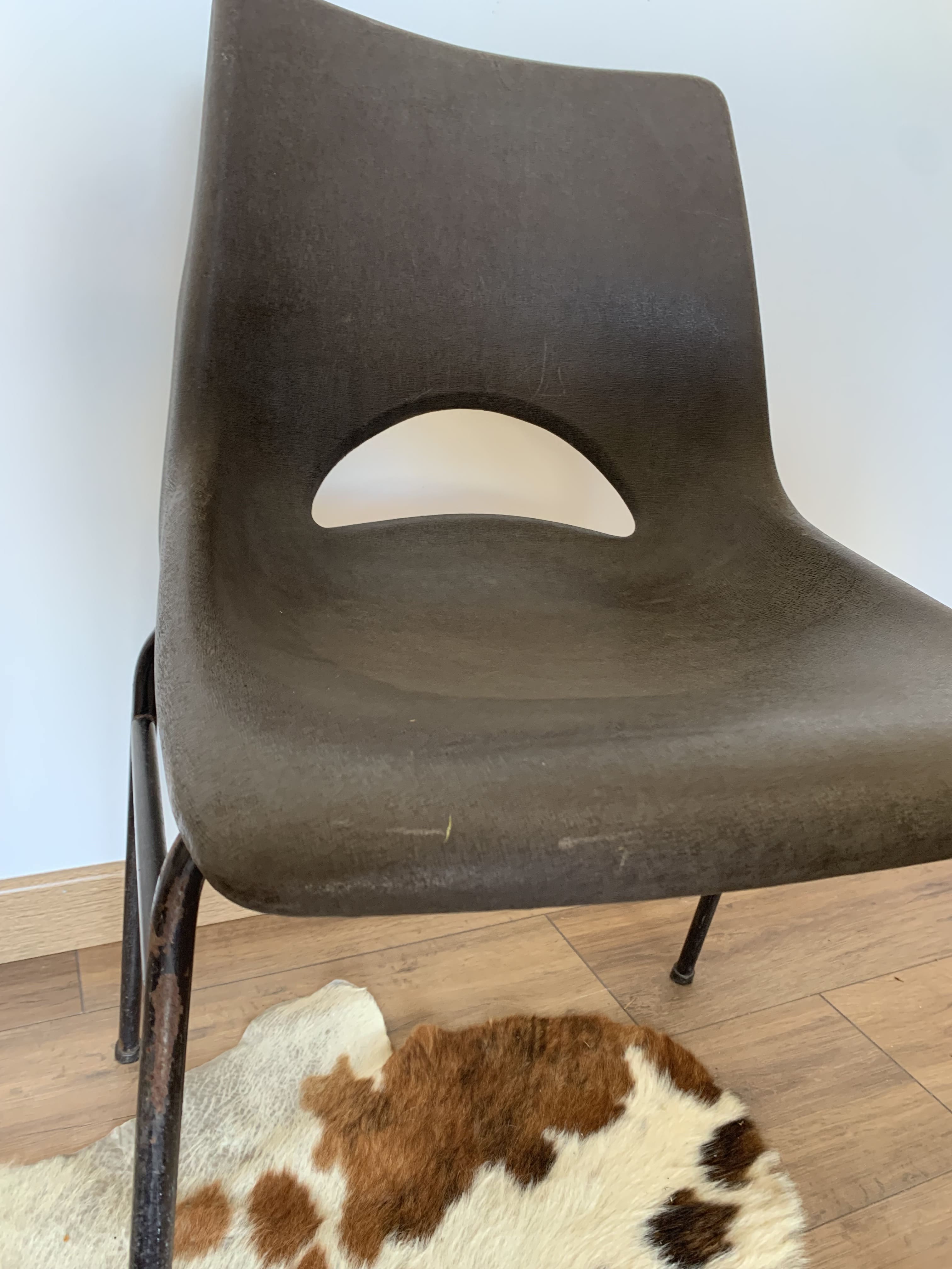 Chaise coque plastique marque Sitting