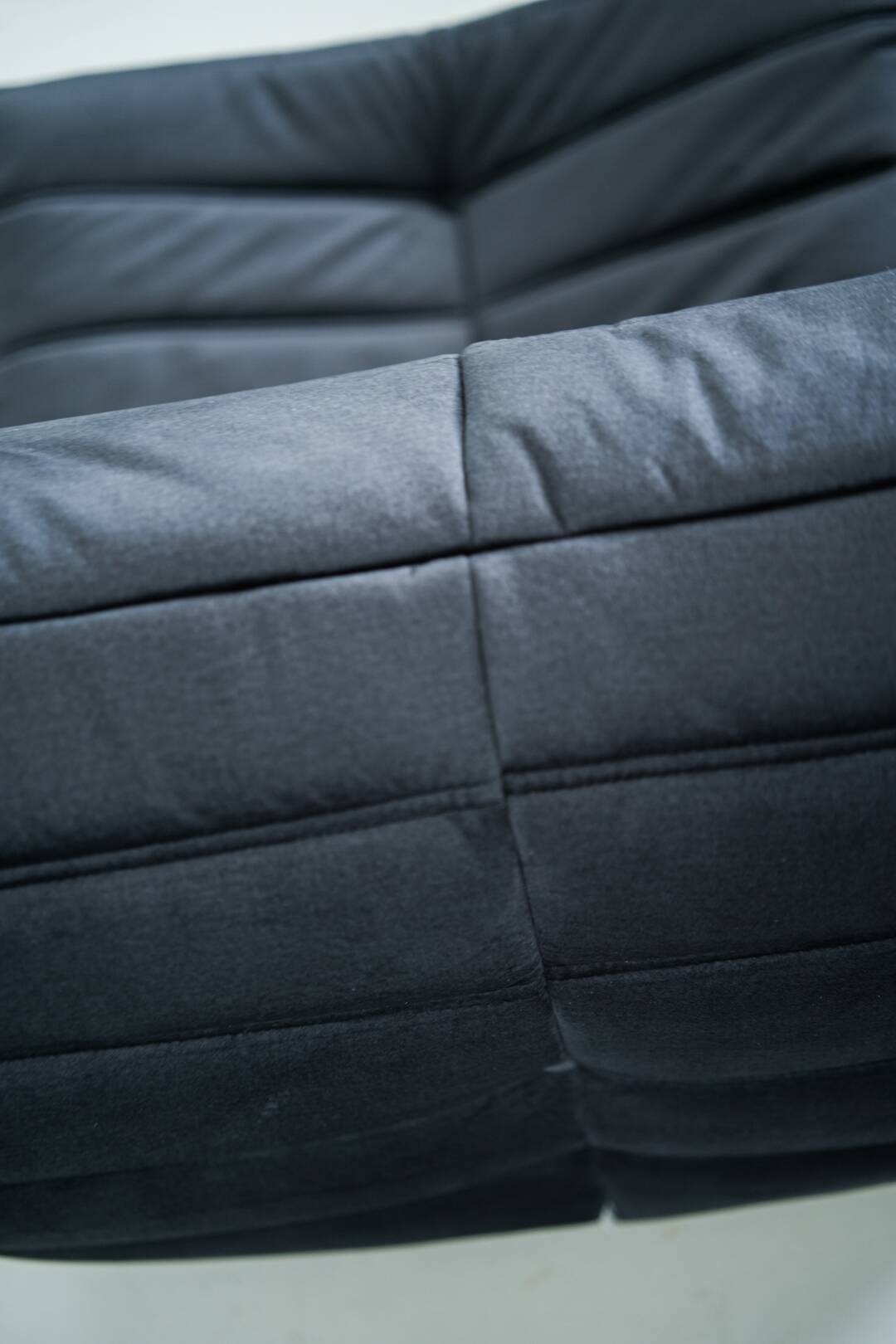 Togo set of chair and pouf in black shiny velvet
