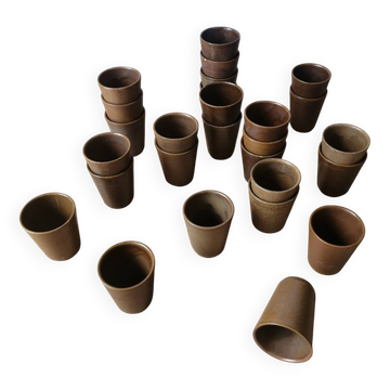 Lot de 27 tasses-timbales vintage en grès Digoin