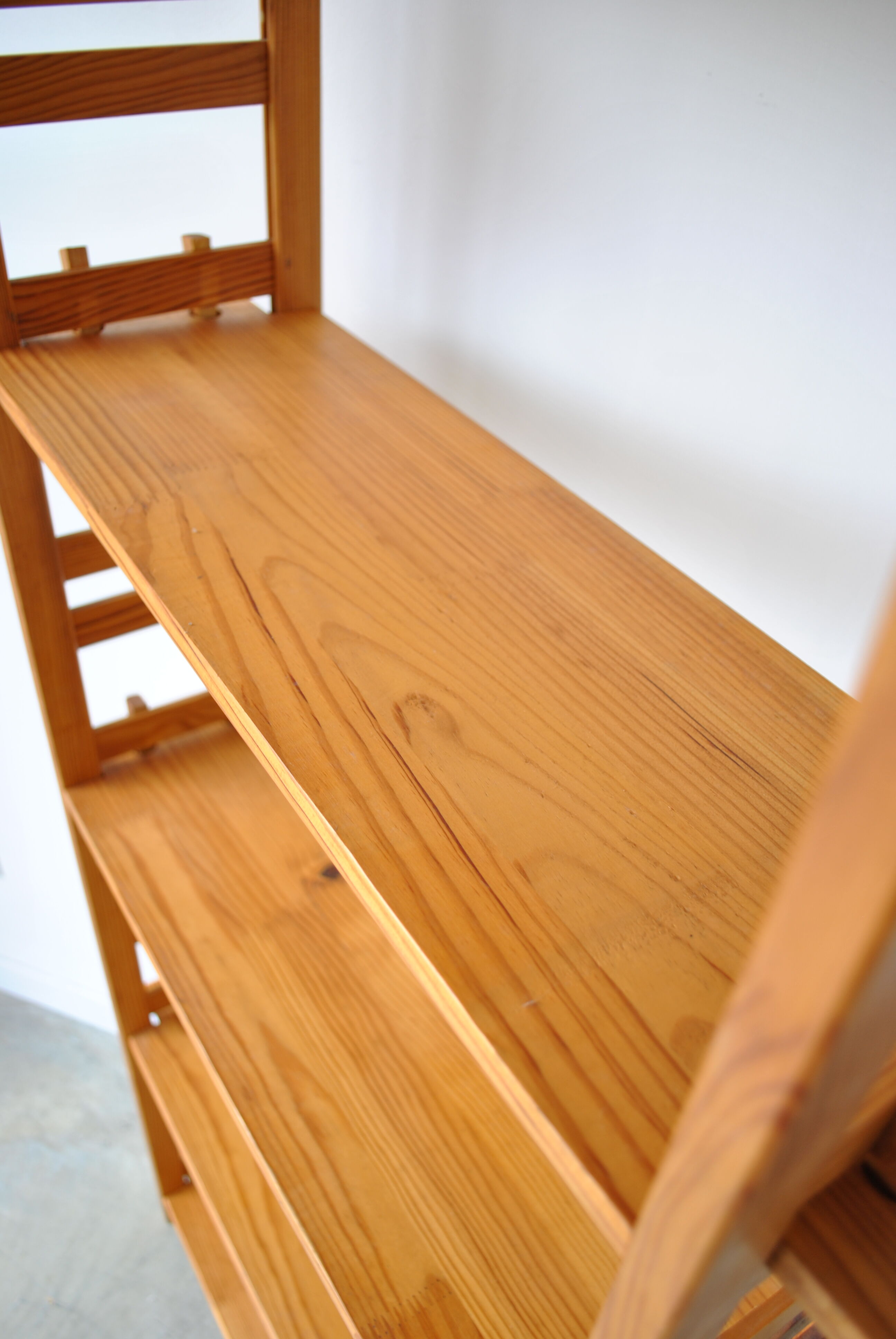 Vintage shelf to lay 1970