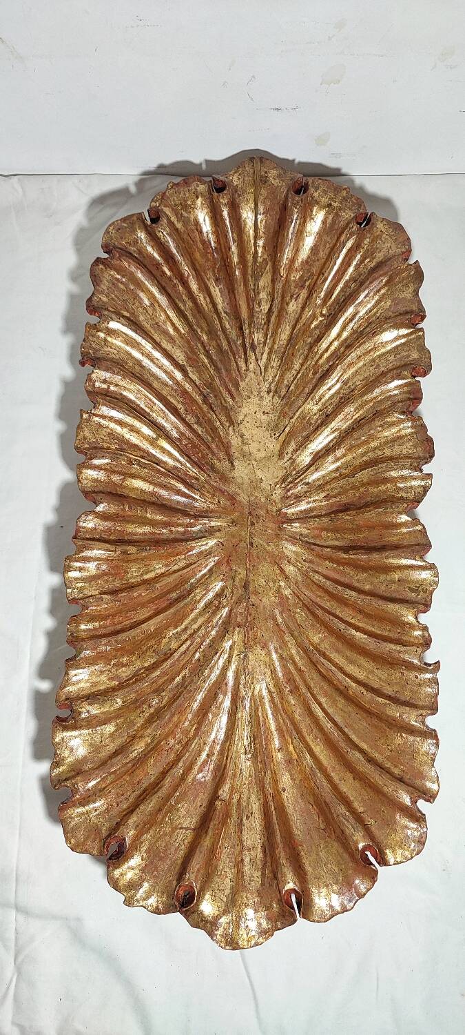 Centro de mesa de madera y pan de oro. España, 1930s.