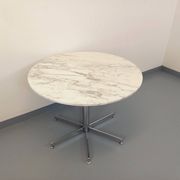 Vintage round dining table in white marble and chrome metal from the 1970s.