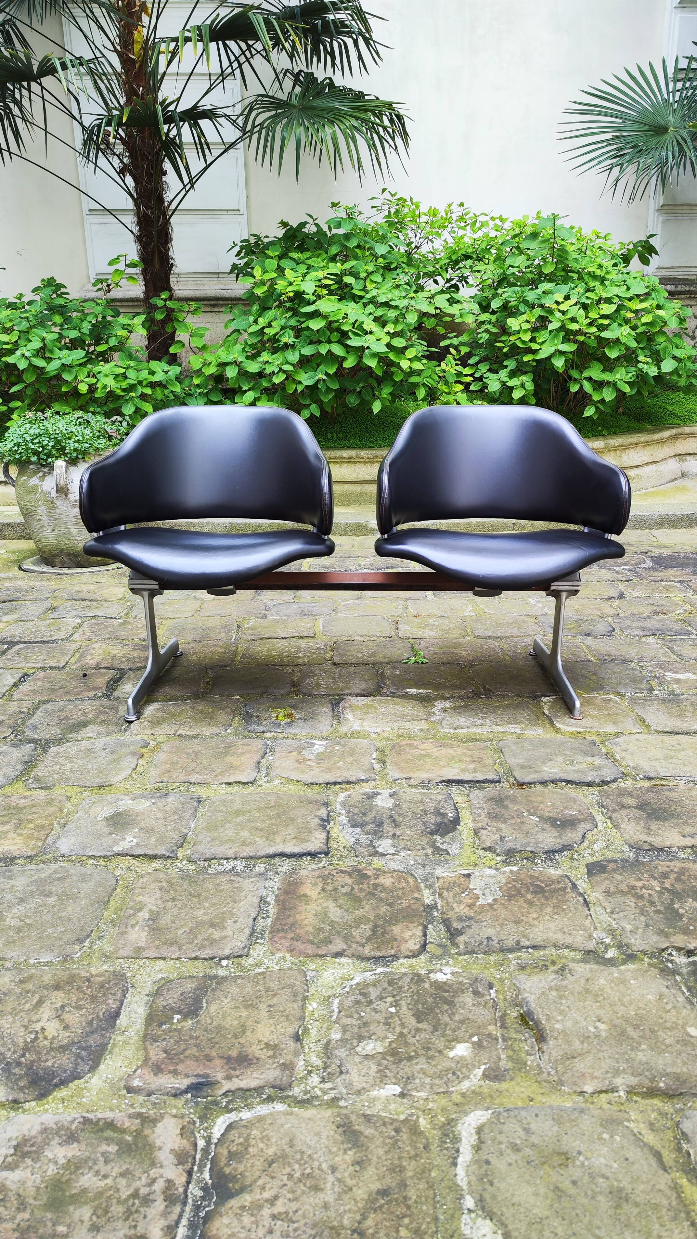 Two Double chairs armchairs leather benches Geoffrey Harcourt Artifort 60s