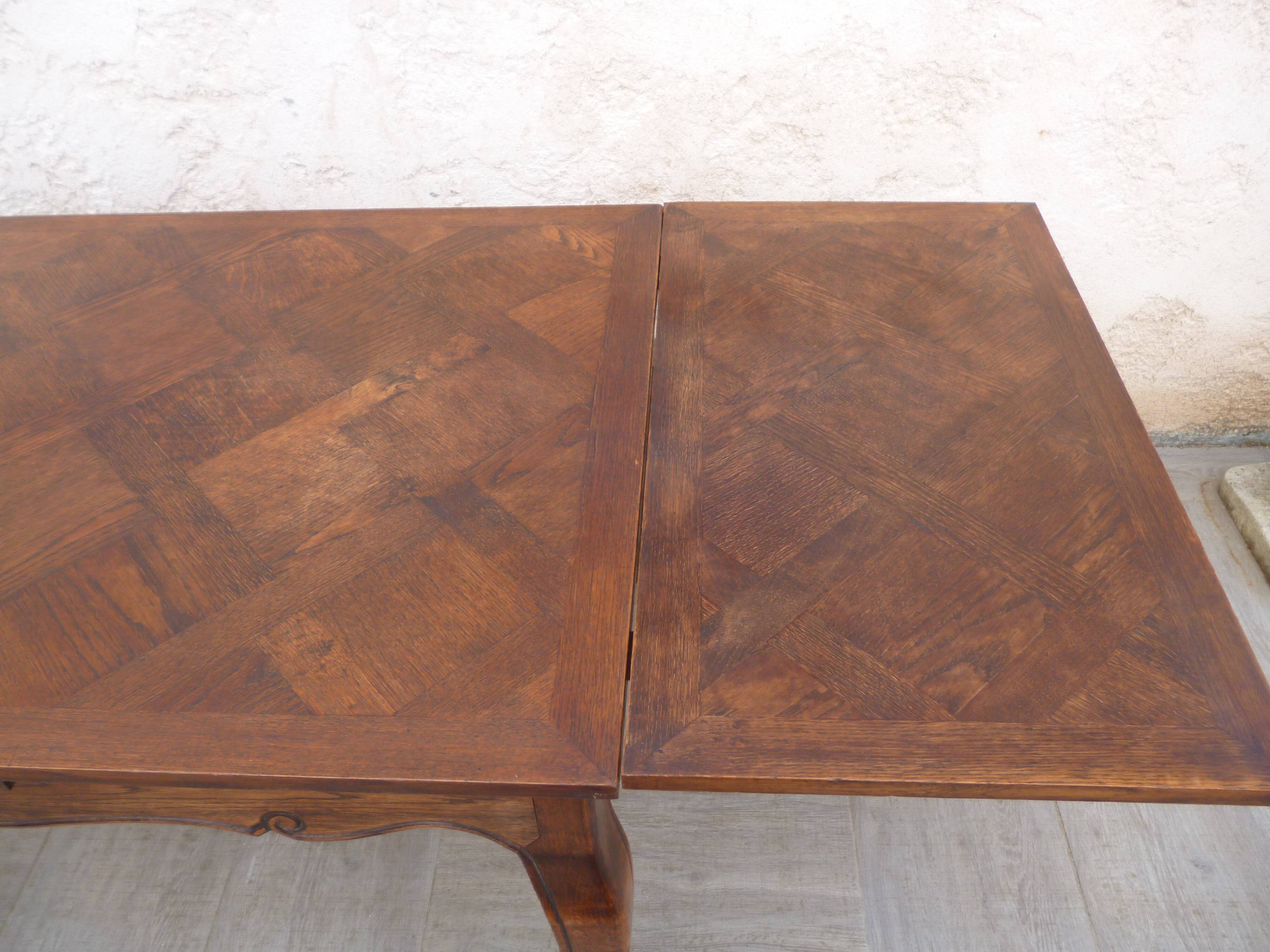 Table with extensions, Louis XV style