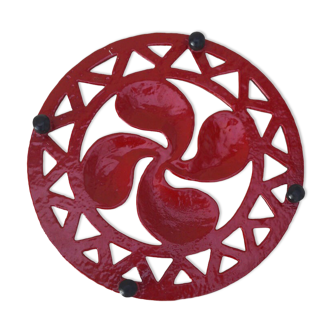 Red cast iron underside