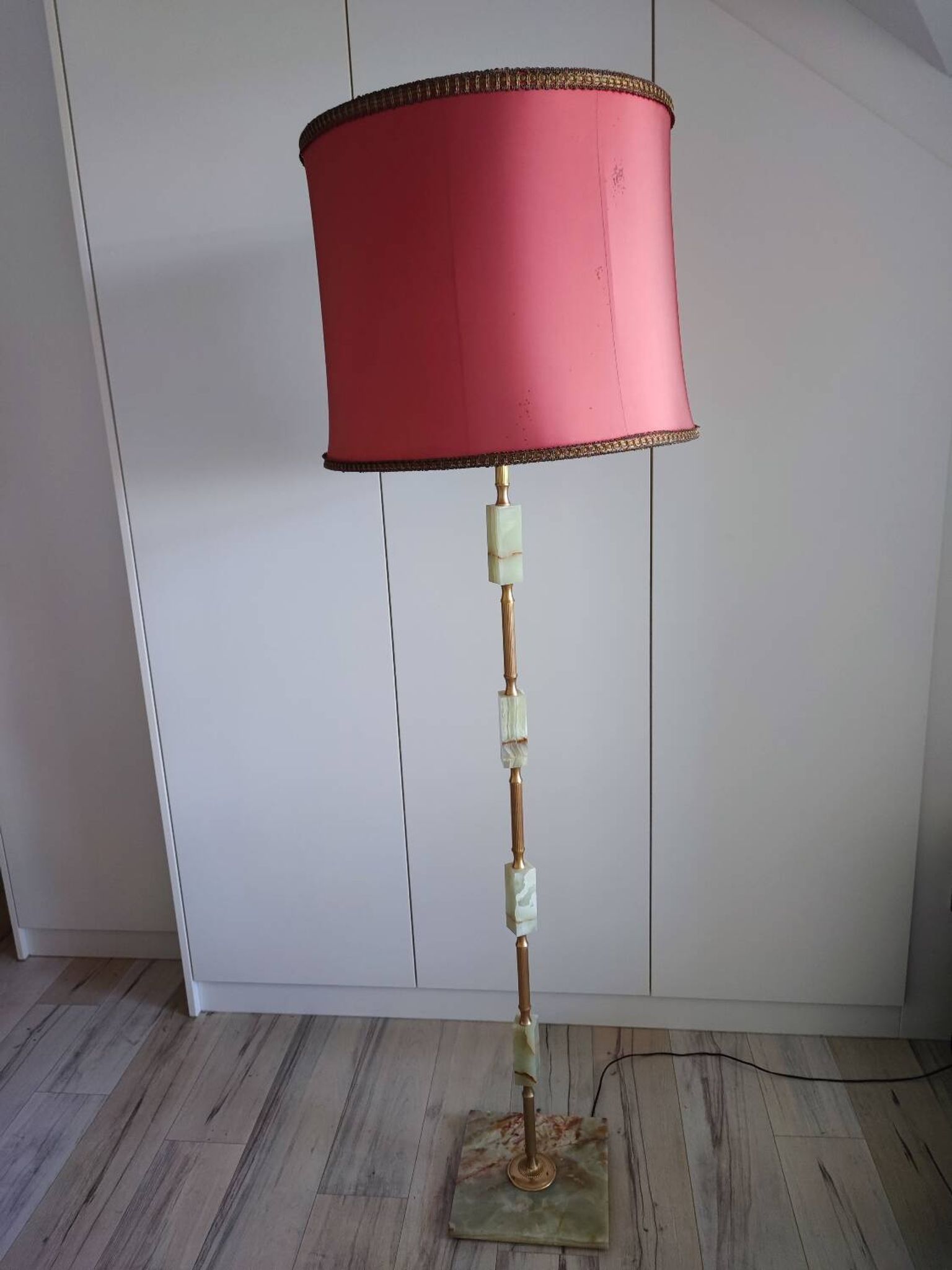 Lampadaire italien onyx et laiton