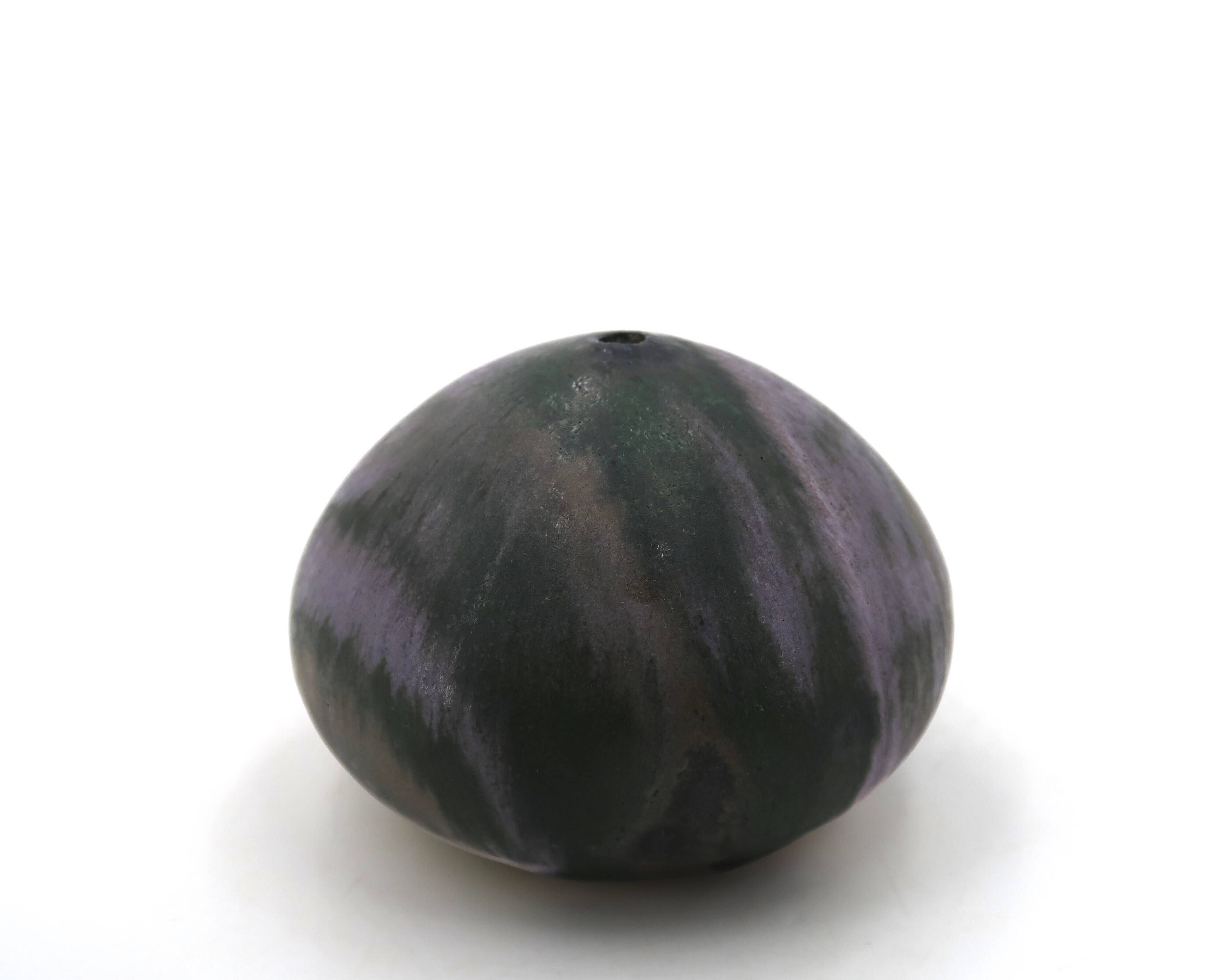 Vase soliflore boule en grès de Stella Bakatsi, Grèce années 70