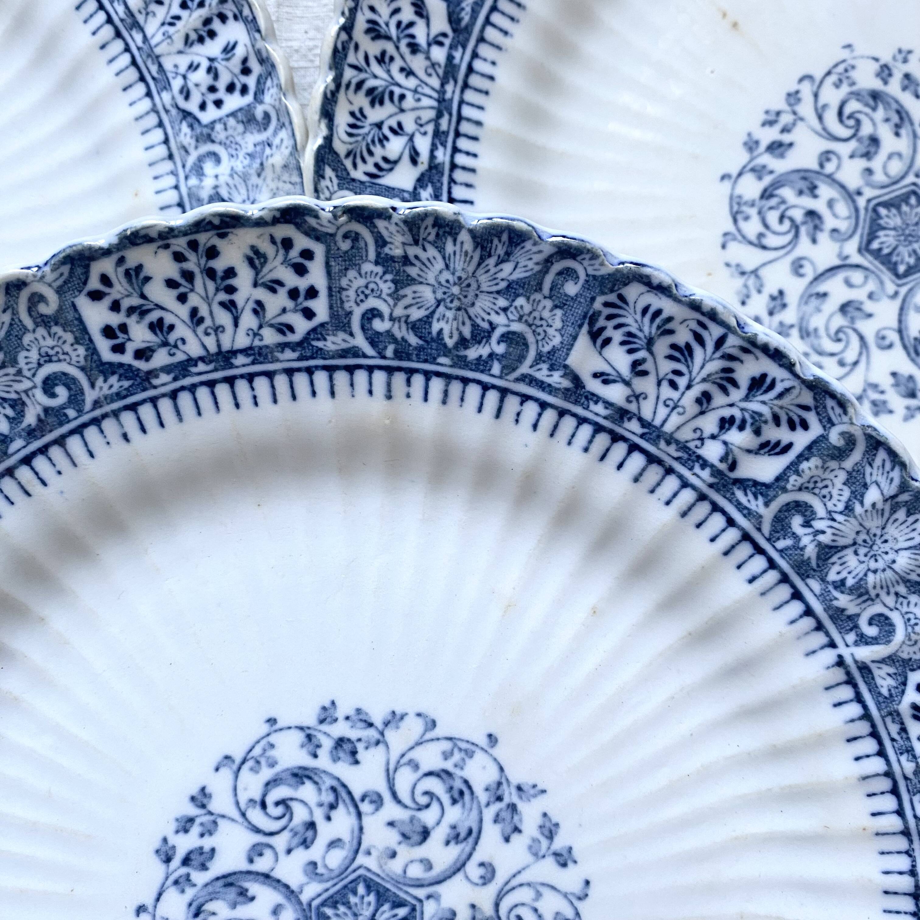 Sarreguemines ironstone dessert plates, "Embroidery" model
