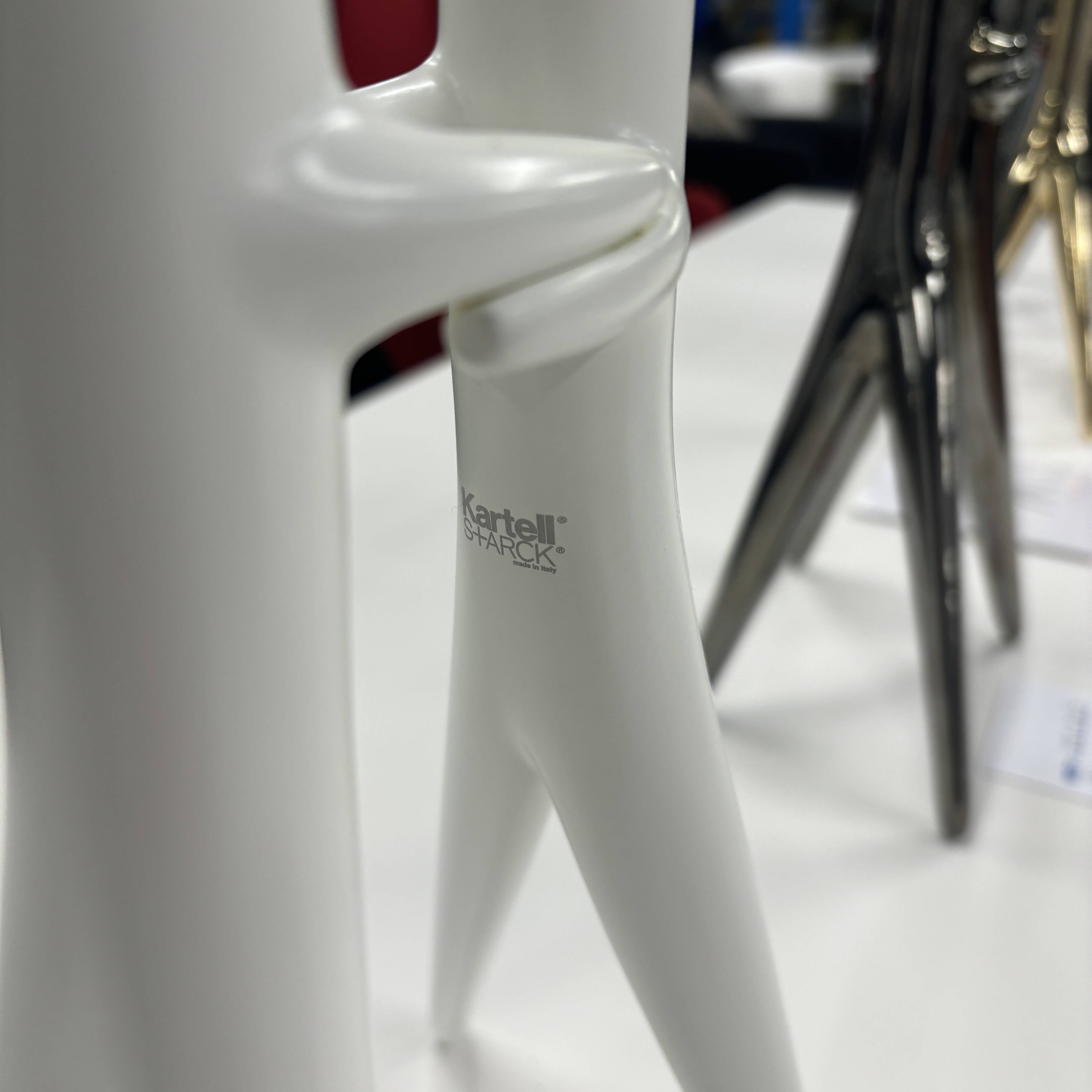 Abbracciaio White Candlestick - Kartell