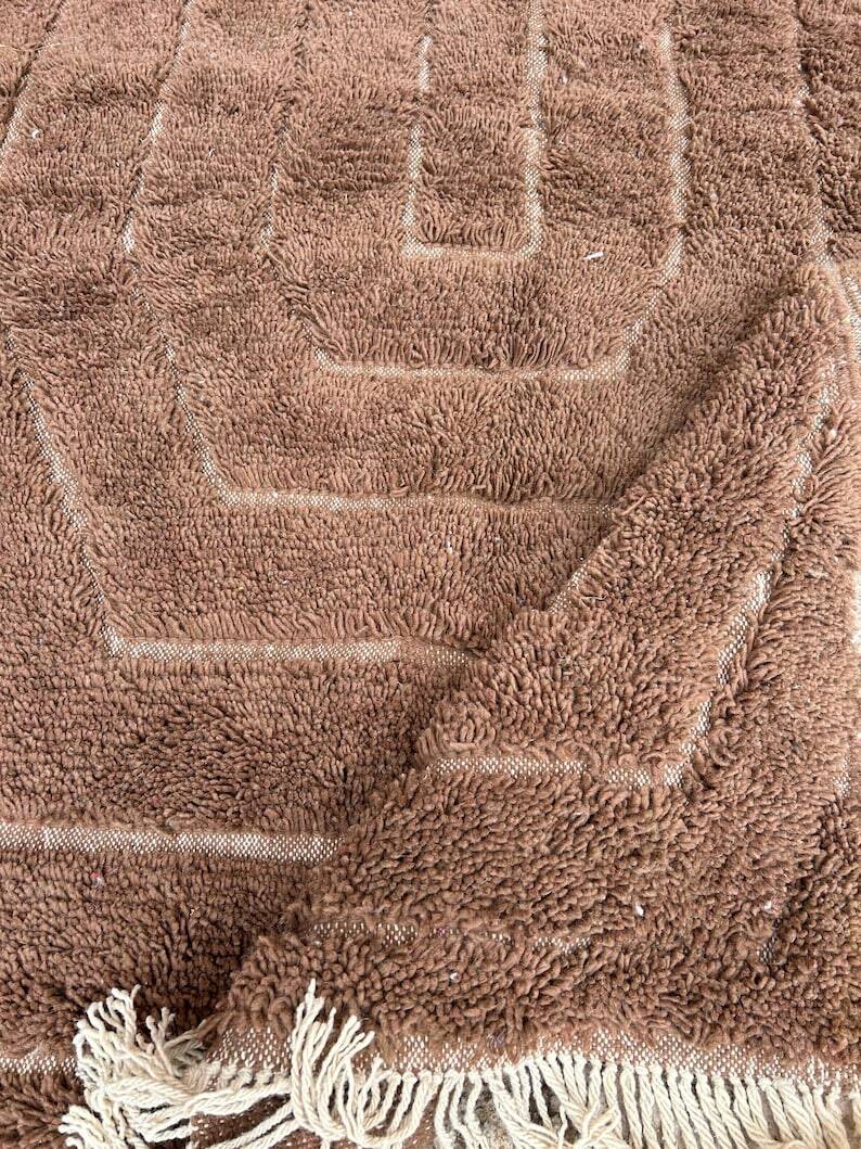 Traditional brown wool rug 250cm x 150cm