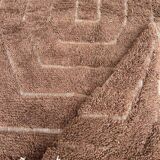 Traditional brown wool rug 250cm x 150cm