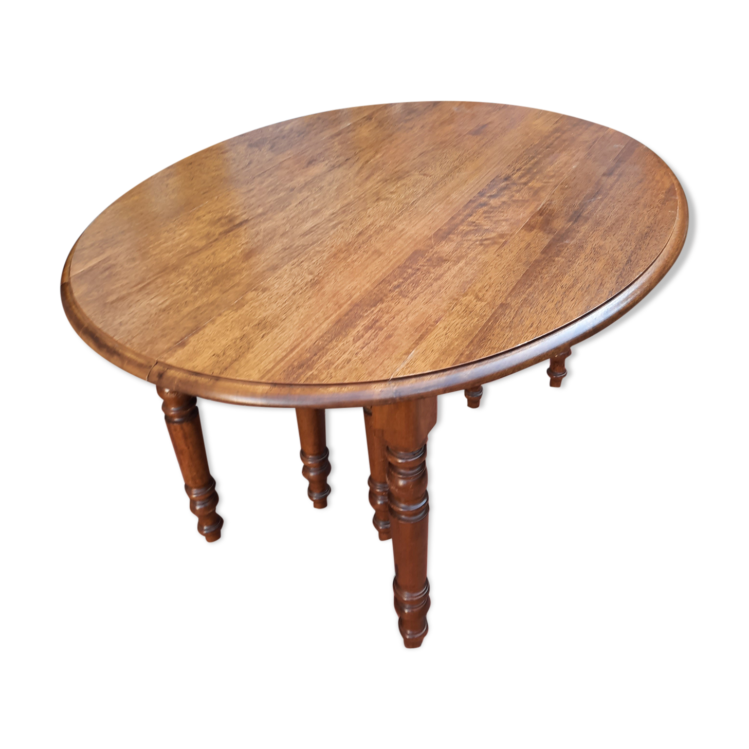 8-foot shutter table