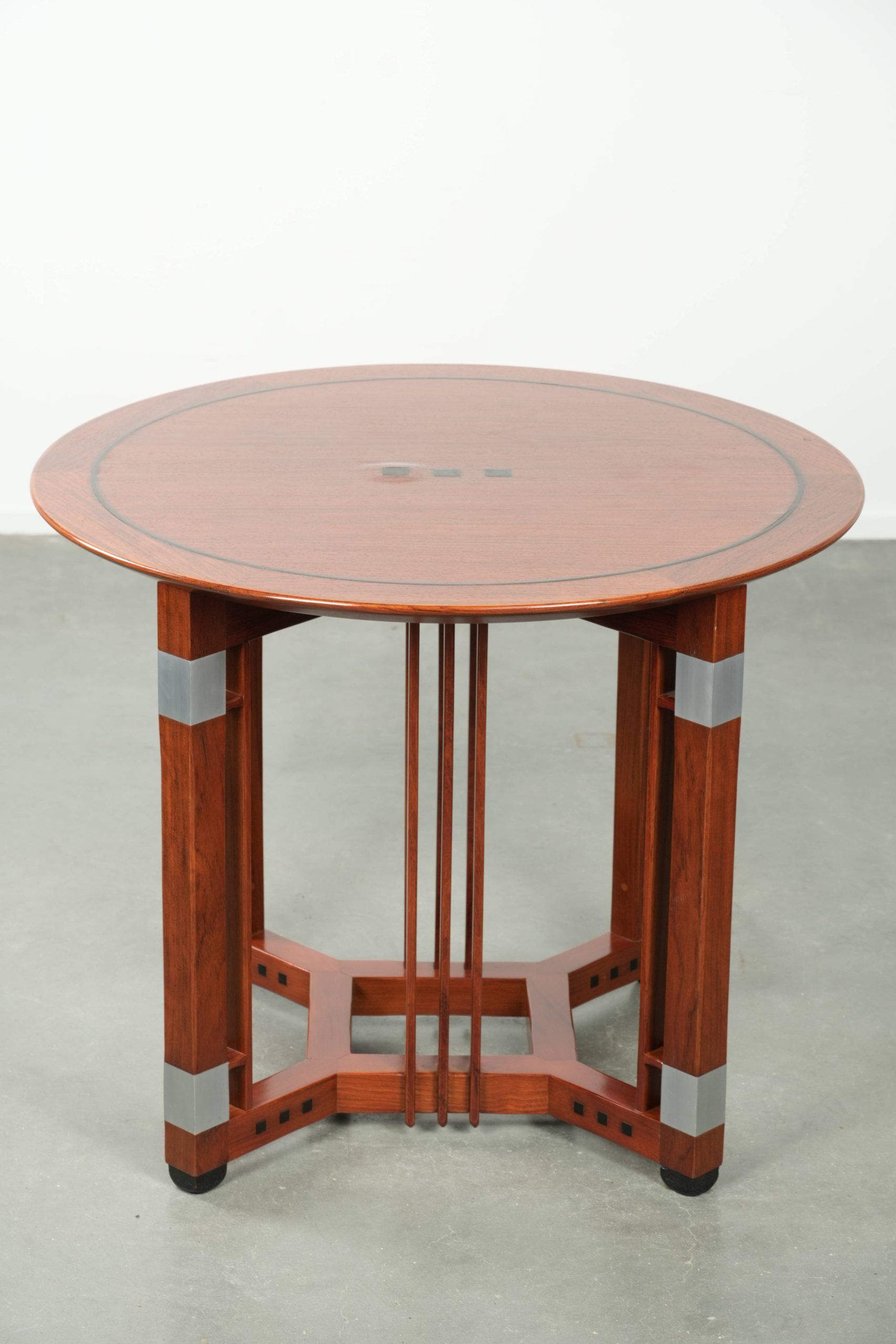 Beautiful round Art Deco style side/coffee table