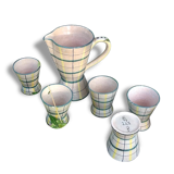 Service in sandstone colors