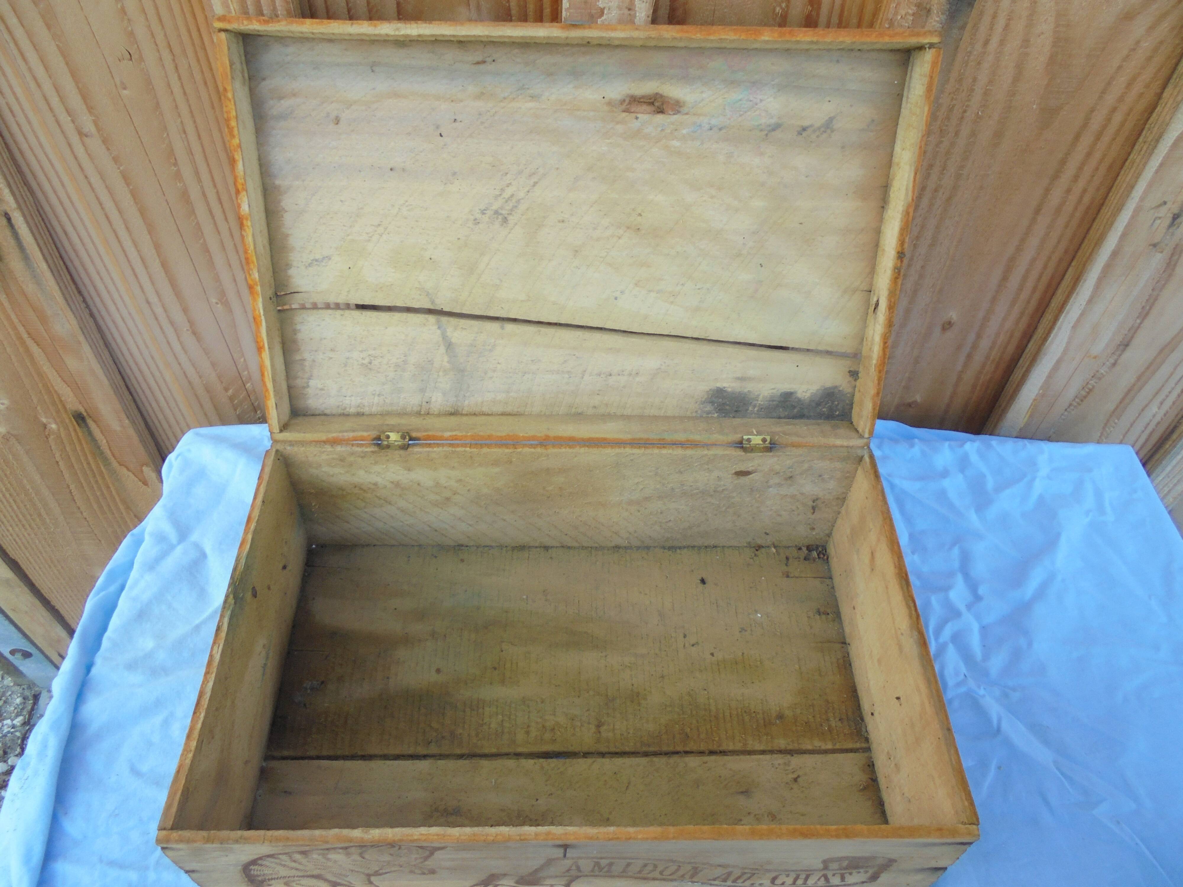 Wooden Crate Starch with cat Hoffmann