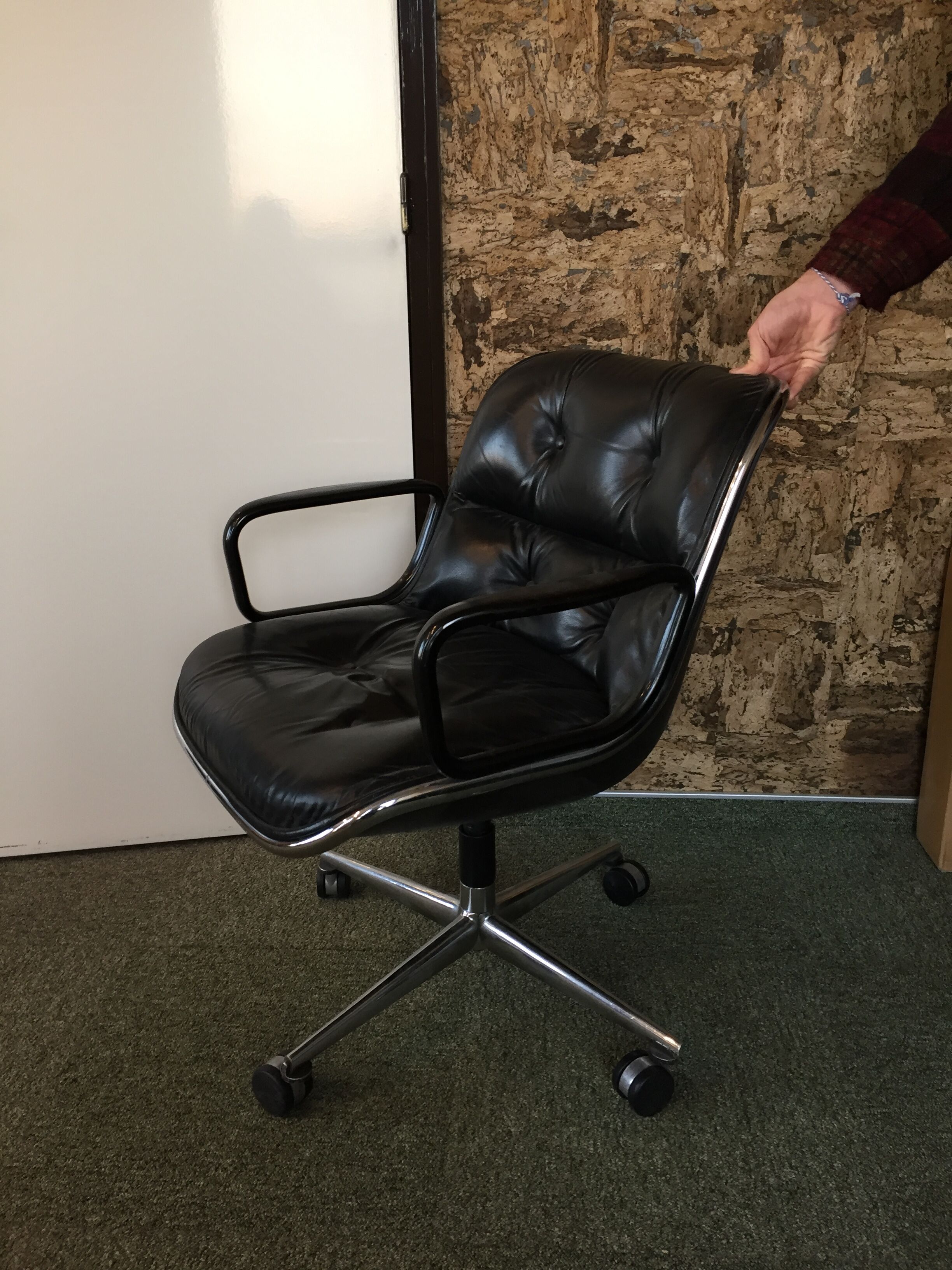 Designer Charles Pollock's Executive Chairs for Knoll