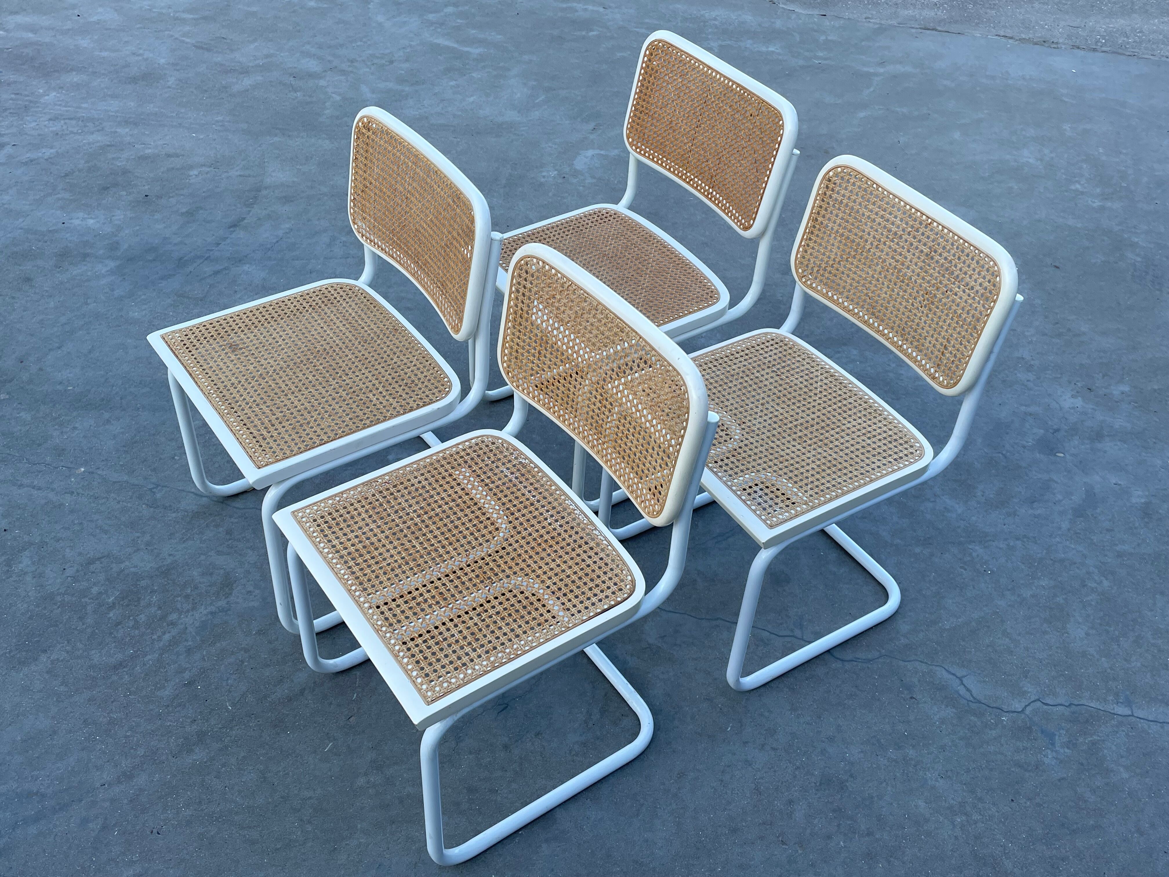 Set of 4 Cesca b32 model chairs in white
